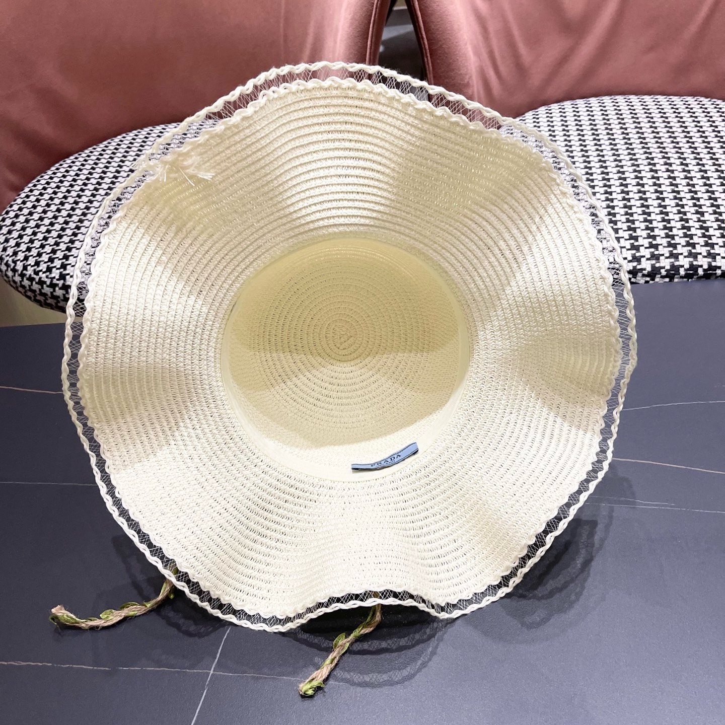 普拉达Prada 草帽女夏季新款蝴蝶结大帽檐遮阳防晒太阳帽海边度假风沙滩帽