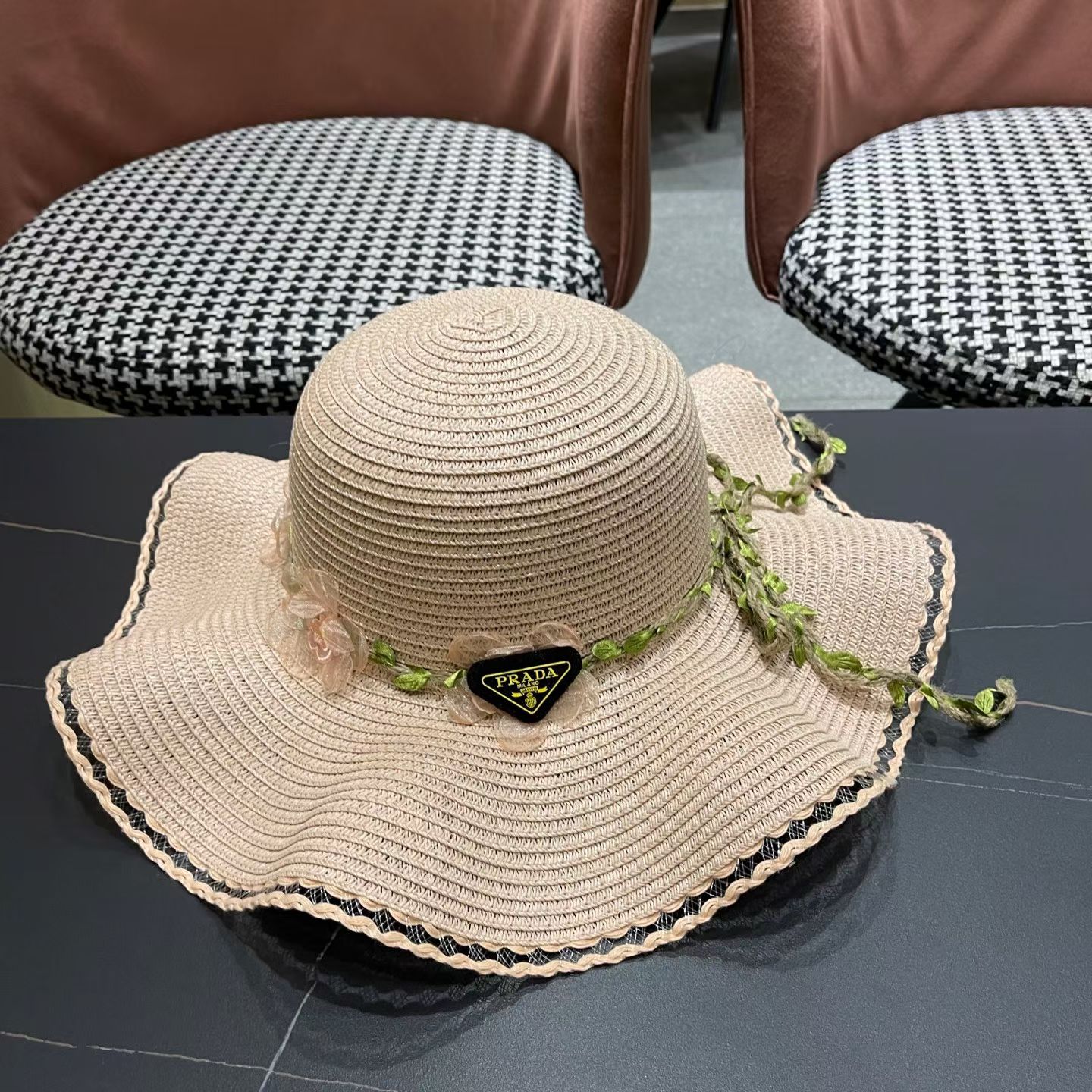 普拉达Prada 草帽女夏季新款蝴蝶结大帽檐遮阳防晒太阳帽海边度假风沙滩帽