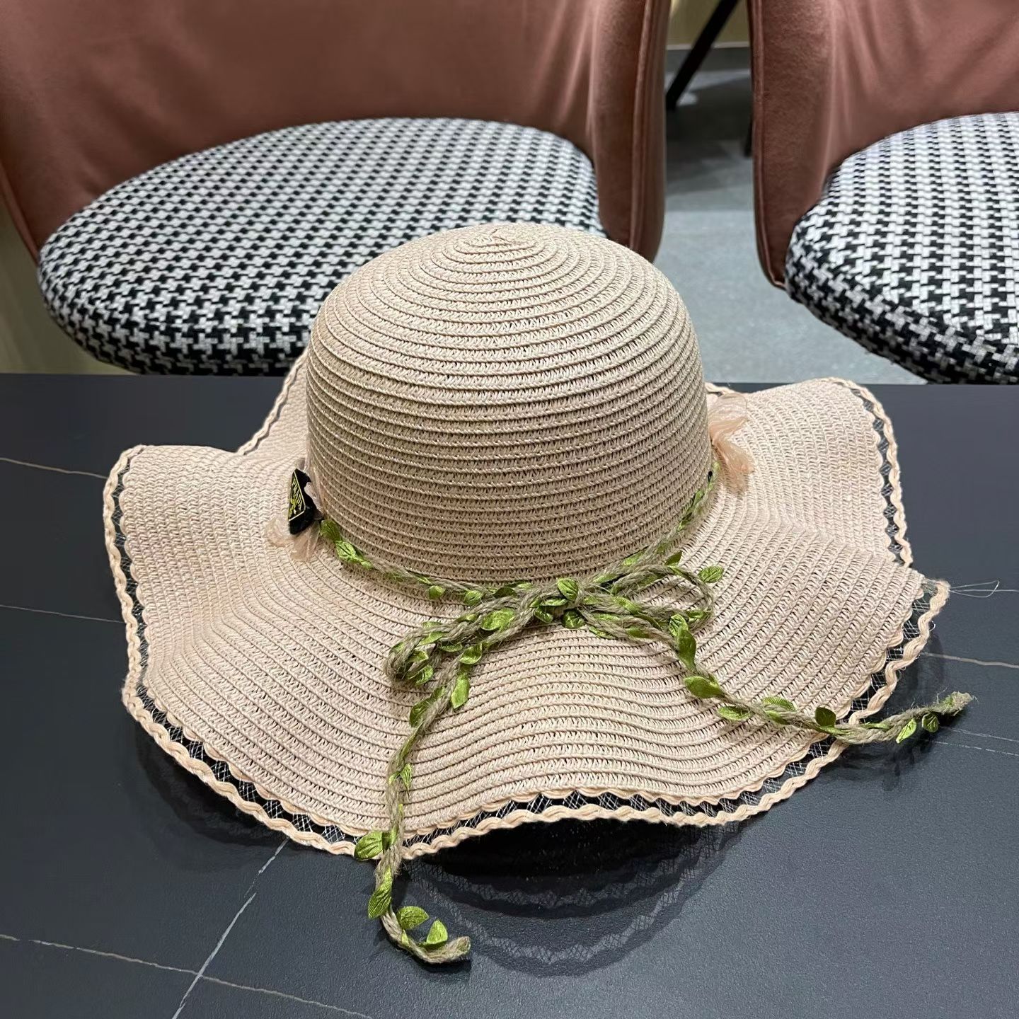 普拉达Prada 草帽女夏季新款蝴蝶结大帽檐遮阳防晒太阳帽海边度假风沙滩帽