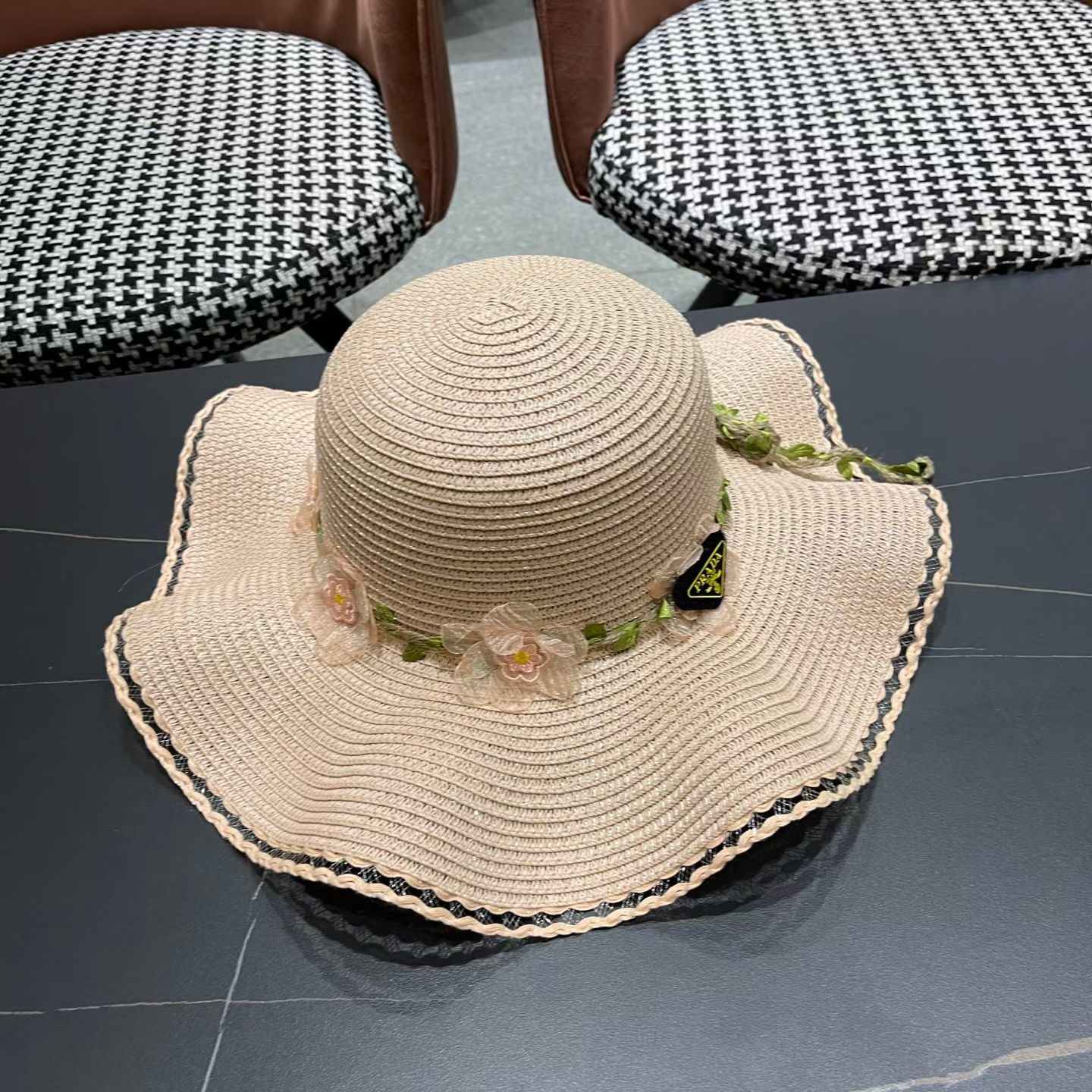 普拉达Prada 草帽女夏季新款蝴蝶结大帽檐遮阳防晒太阳帽海边度假风沙滩帽