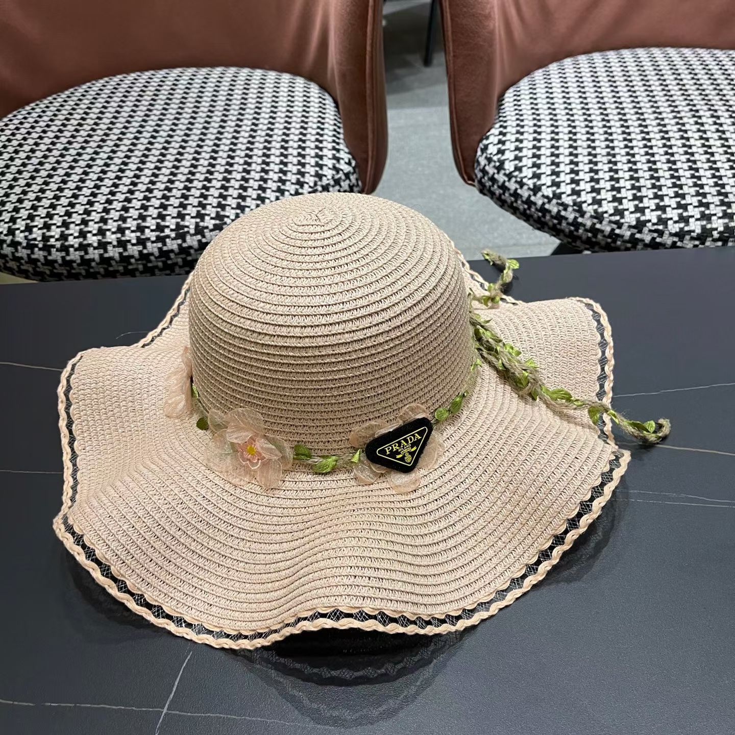 普拉达Prada 草帽女夏季新款蝴蝶结大帽檐遮阳防晒太阳帽海边度假风沙滩帽