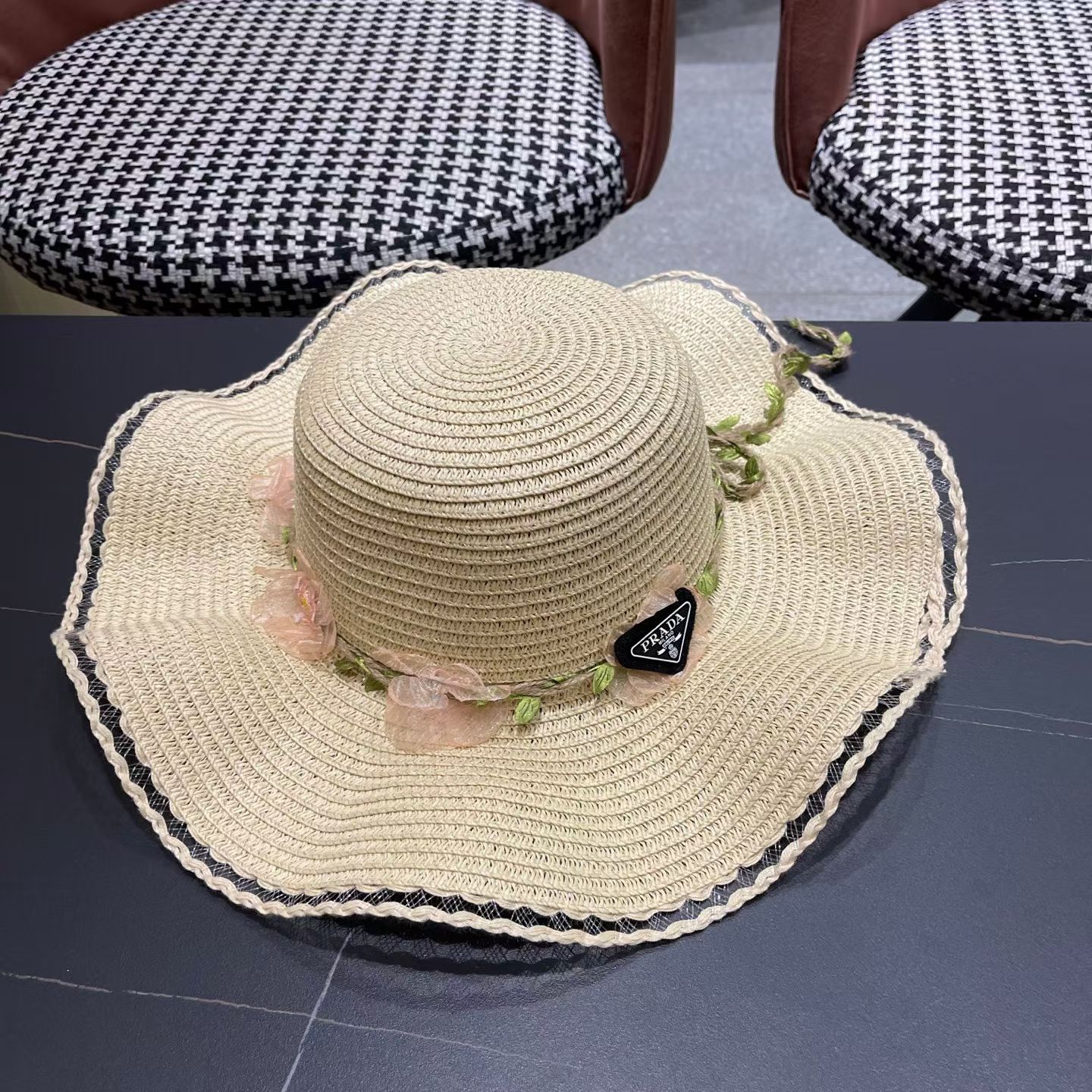 普拉达Prada 草帽女夏季新款蝴蝶结大帽檐遮阳防晒太阳帽海边度假风沙滩帽
