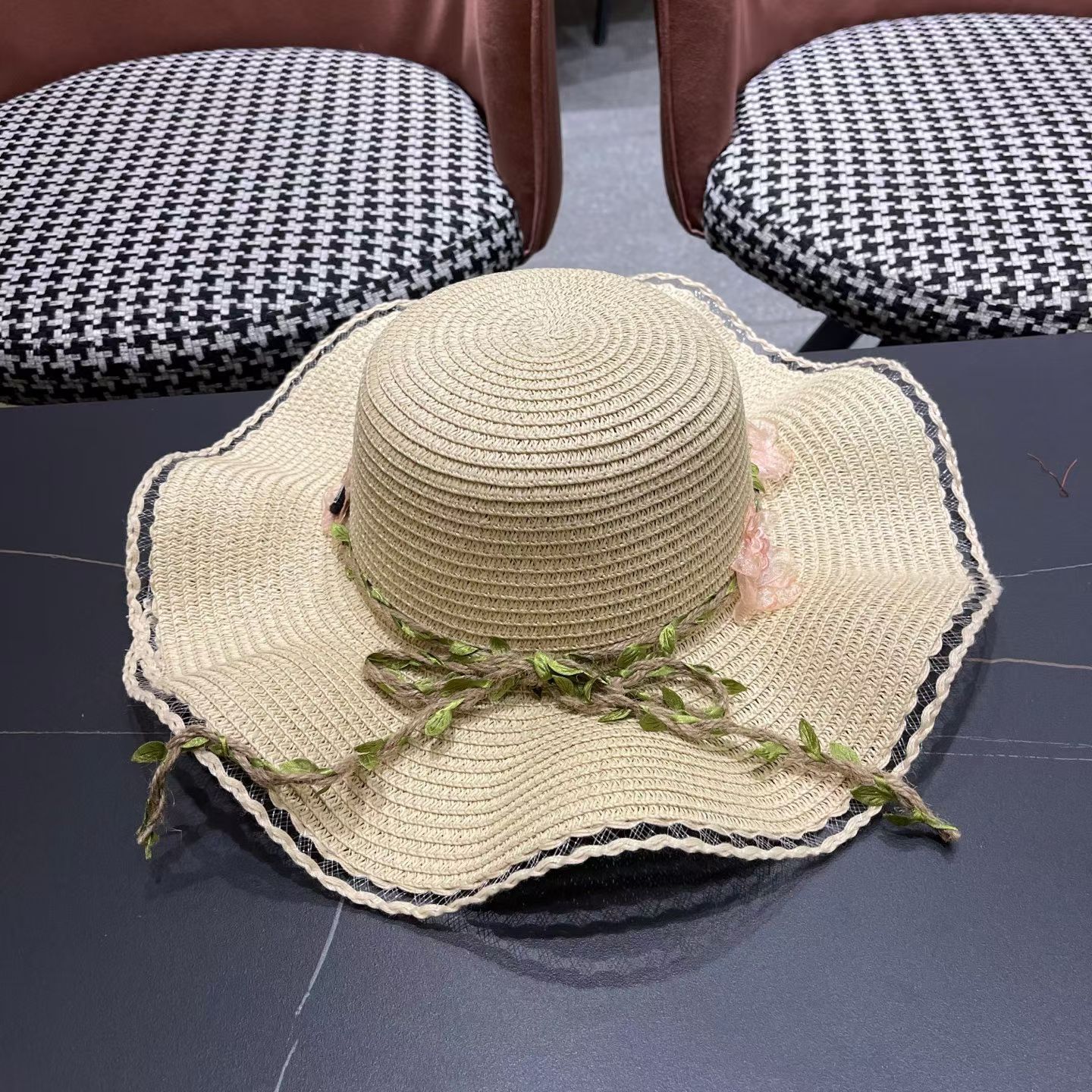 普拉达Prada 草帽女夏季新款蝴蝶结大帽檐遮阳防晒太阳帽海边度假风沙滩帽