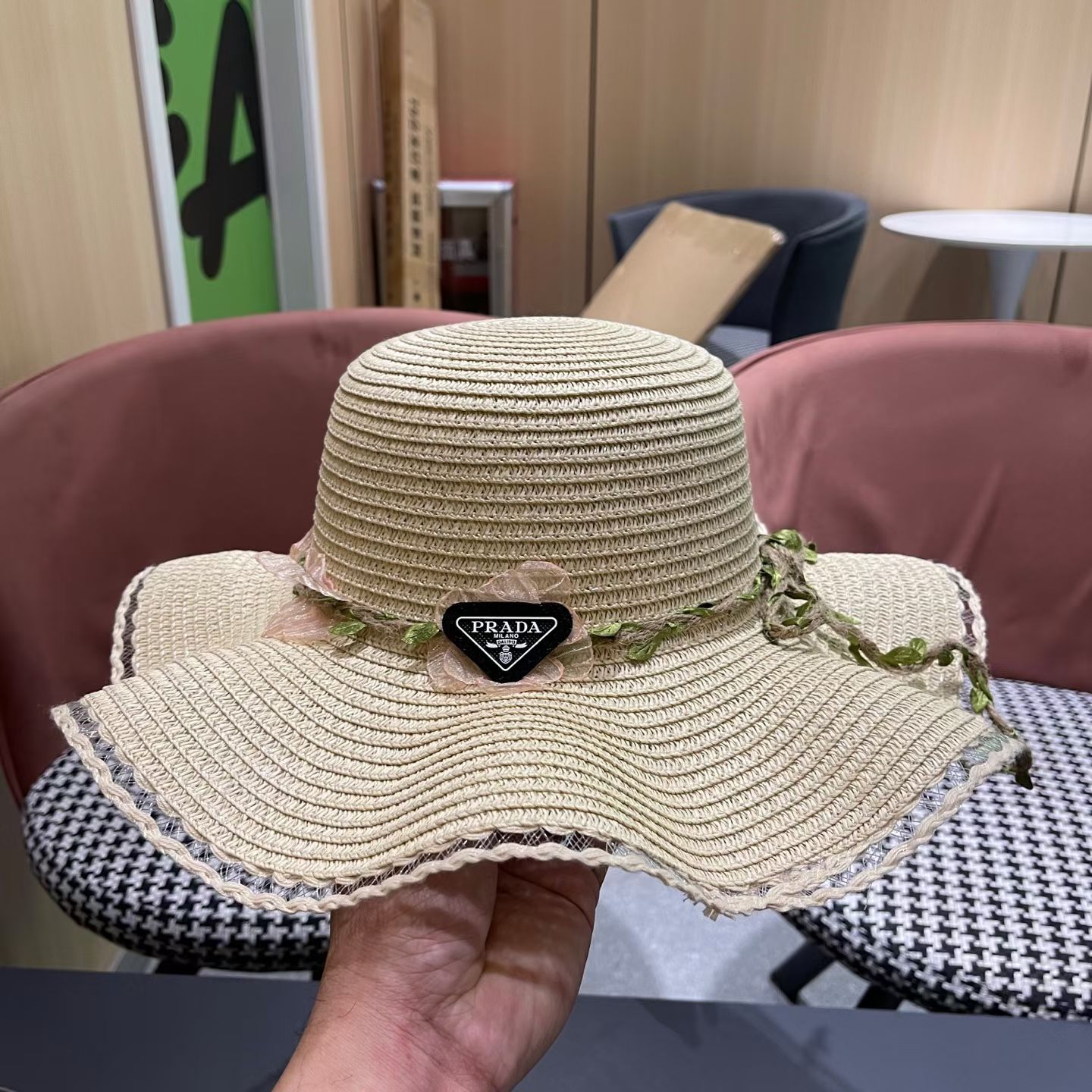 普拉达Prada 草帽女夏季新款蝴蝶结大帽檐遮阳防晒太阳帽海边度假风沙滩帽