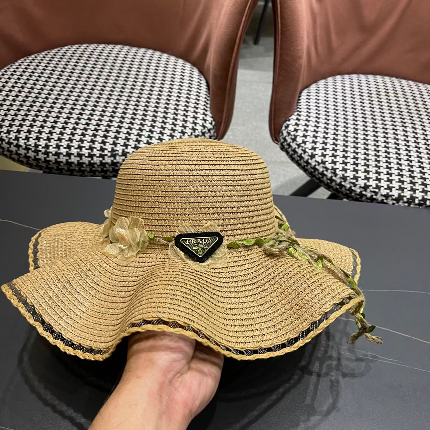 普拉达Prada 草帽女夏季新款蝴蝶结大帽檐遮阳防晒太阳帽海边度假风沙滩帽