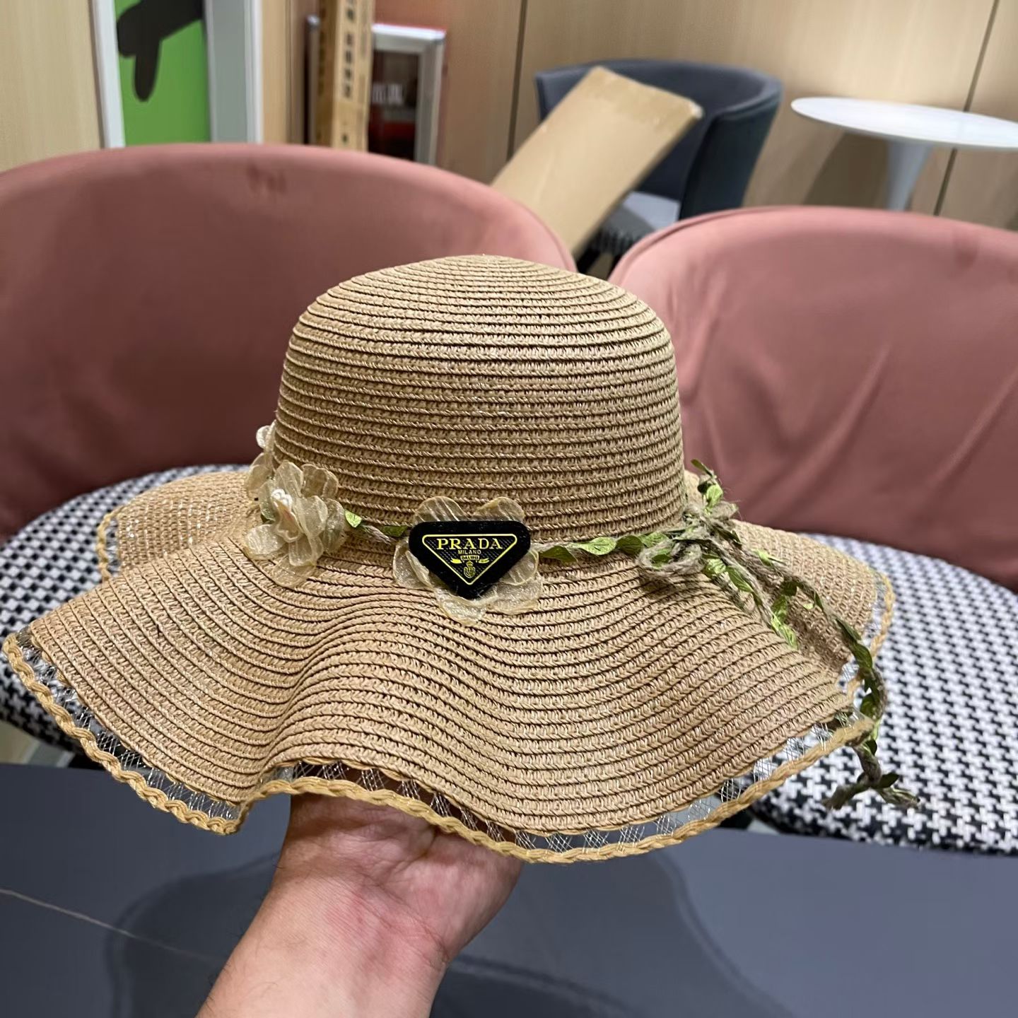 普拉达Prada 草帽女夏季新款蝴蝶结大帽檐遮阳防晒太阳帽海边度假风沙滩帽