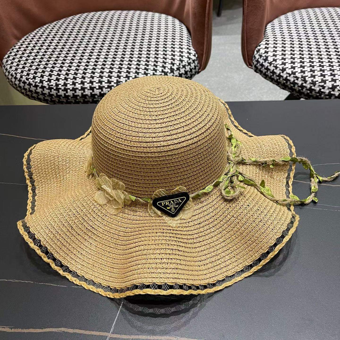 普拉达Prada 草帽女夏季新款蝴蝶结大帽檐遮阳防晒太阳帽海边度假风沙滩帽