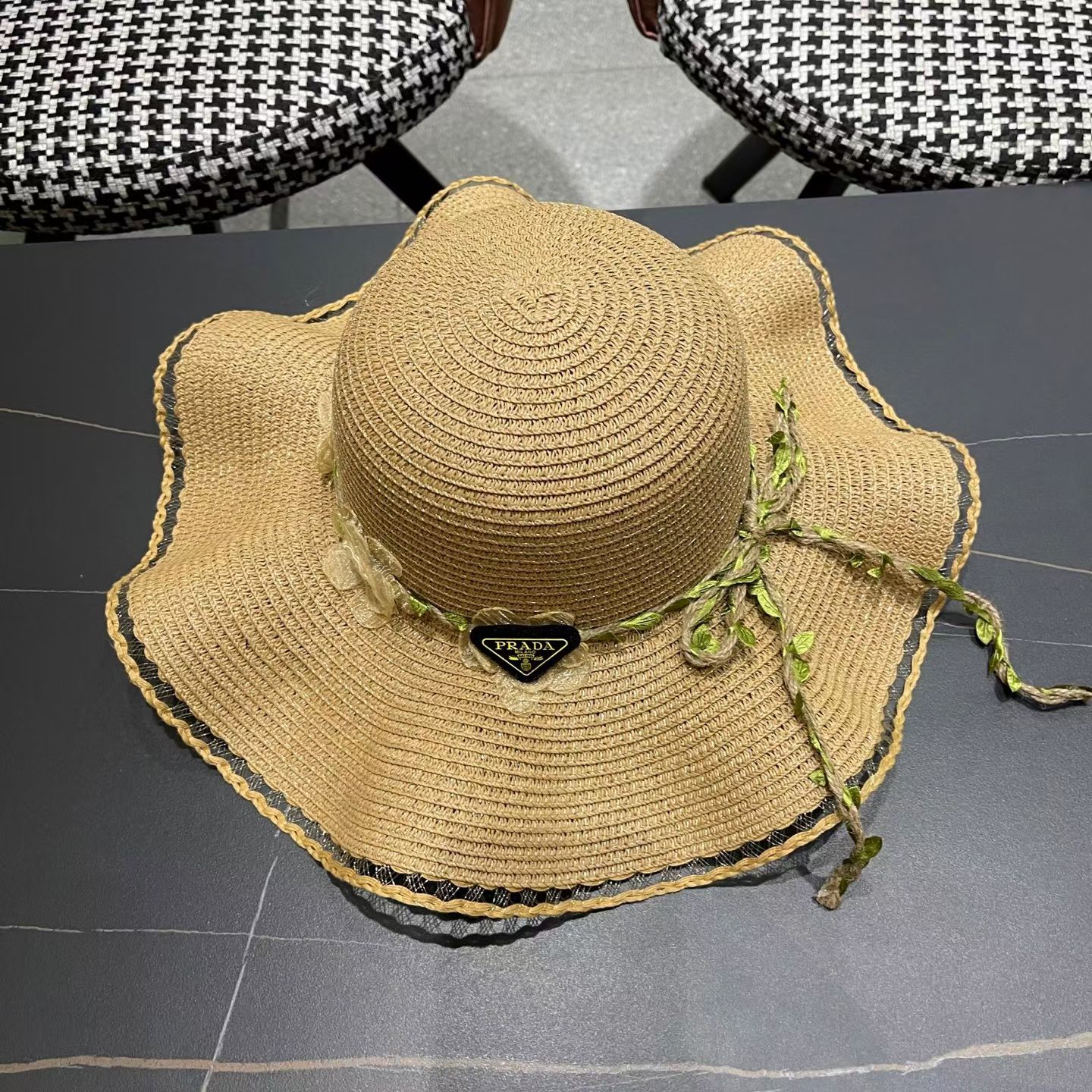 普拉达Prada 草帽女夏季新款蝴蝶结大帽檐遮阳防晒太阳帽海边度假风沙滩帽