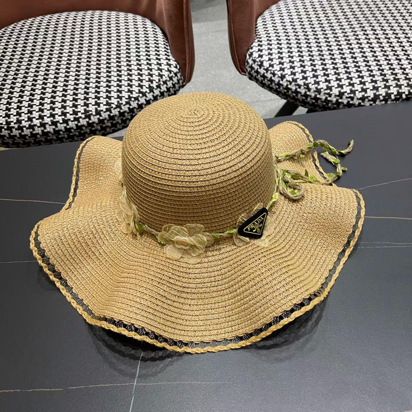 普拉达Prada 草帽女夏季新款蝴蝶结大帽檐遮阳防晒太阳帽海边度假风沙滩帽