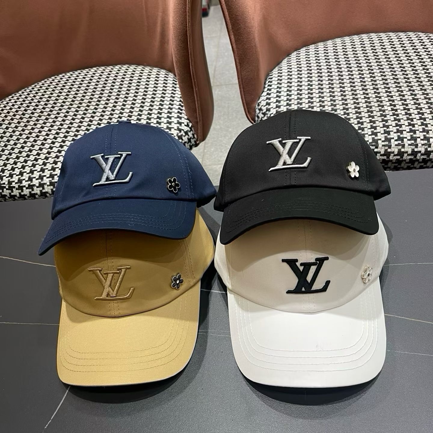 LV路易威登新款原单棒球帽，1:1开模订制，原版时尚帅气质量超赞，基础头围56，贴片可调节。