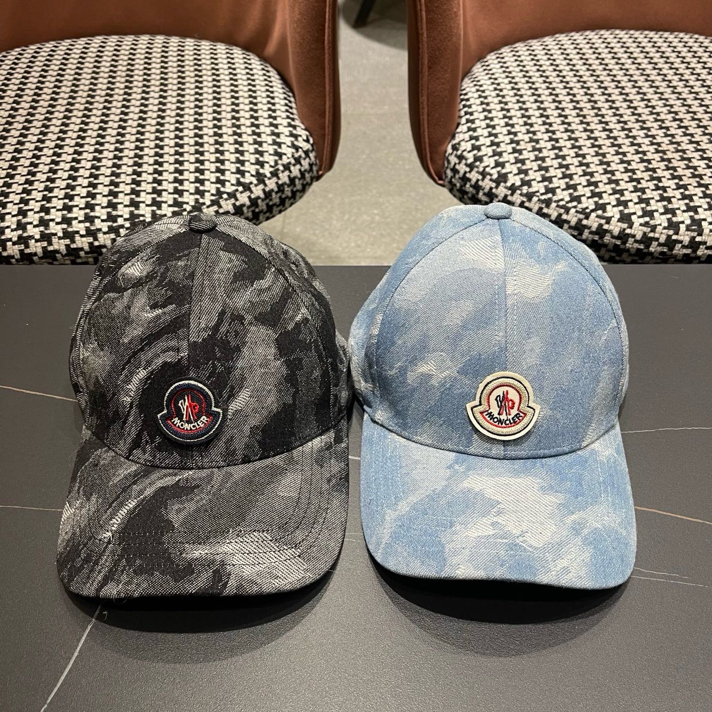 蒙口MONCLER 牛仔棒球帽，年轻时尚潮人穿搭色系，视觉效果超强，好看有质感！