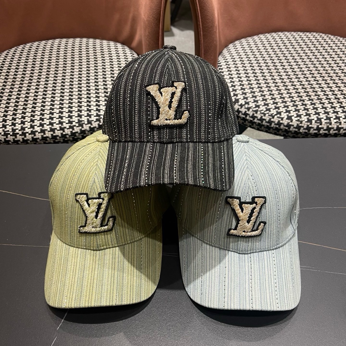 🧢LV路易威登棒球帽，非常经典的经典，流行的复古美，四季可用，出门必备，非常显脸小