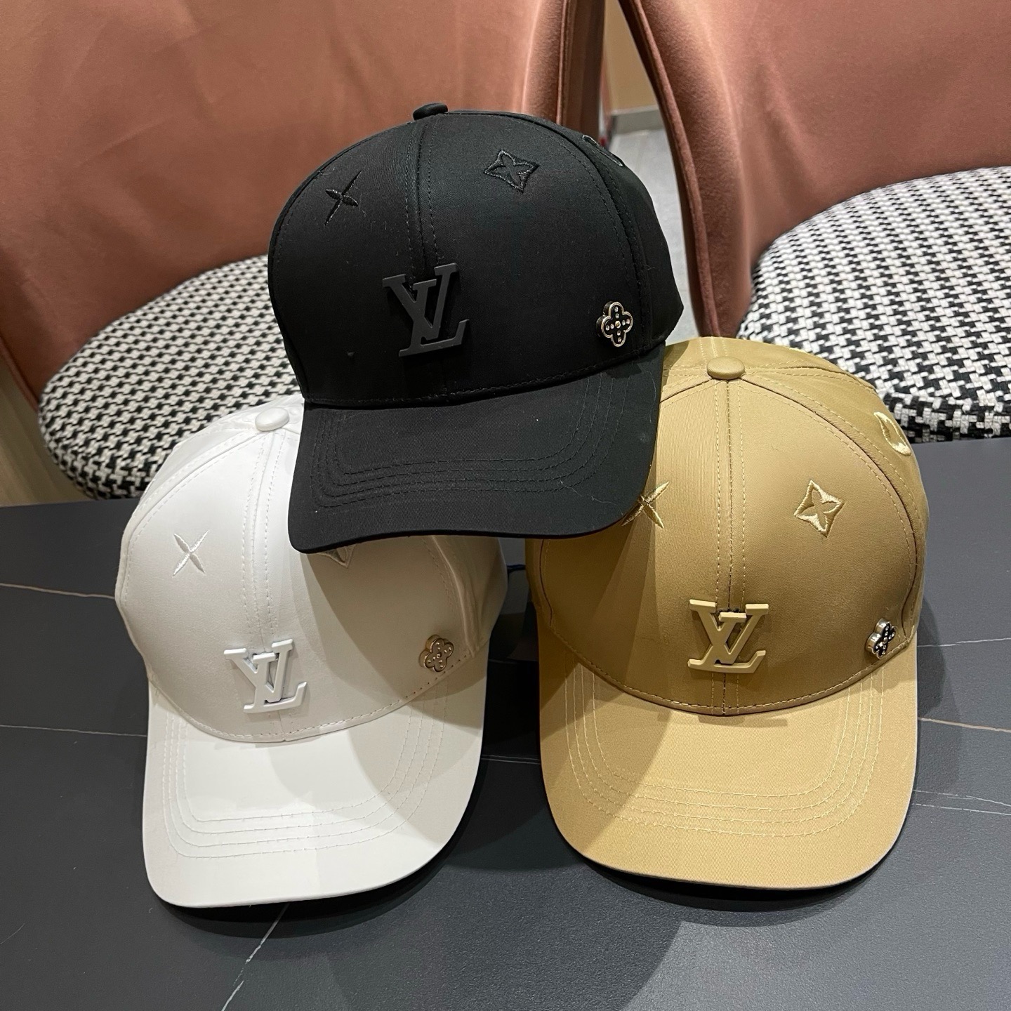 LV路易威登新款原单棒球帽，专柜1:1开模订制，原版帆布面料 轻盈透气！质量超赞，基础头围56，可调节。