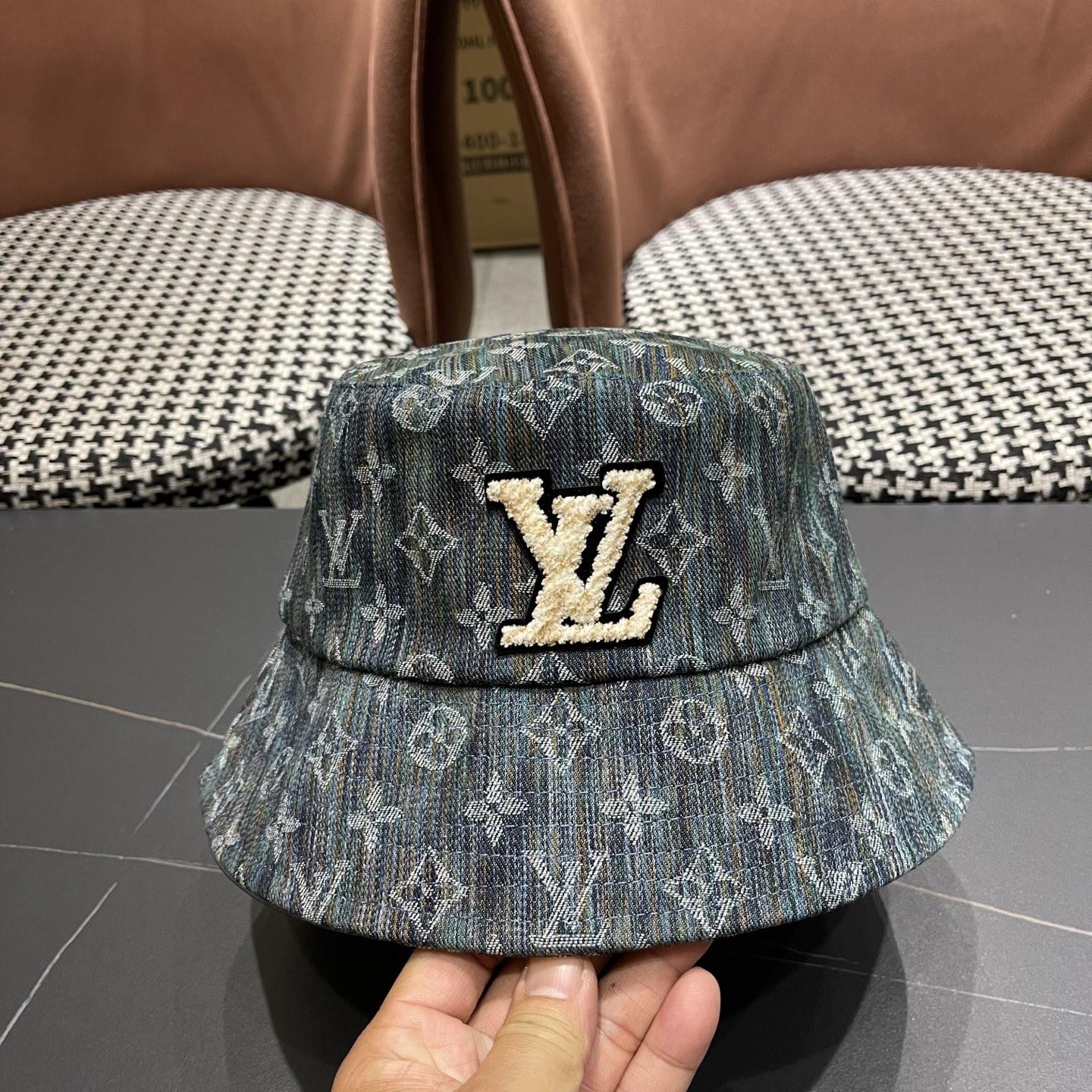 Lv经典款原单渔夫帽，顶级版本，专柜1:1开模订制，原版牛仔提花布料质量超赞，基础头围57，时尚百搭。