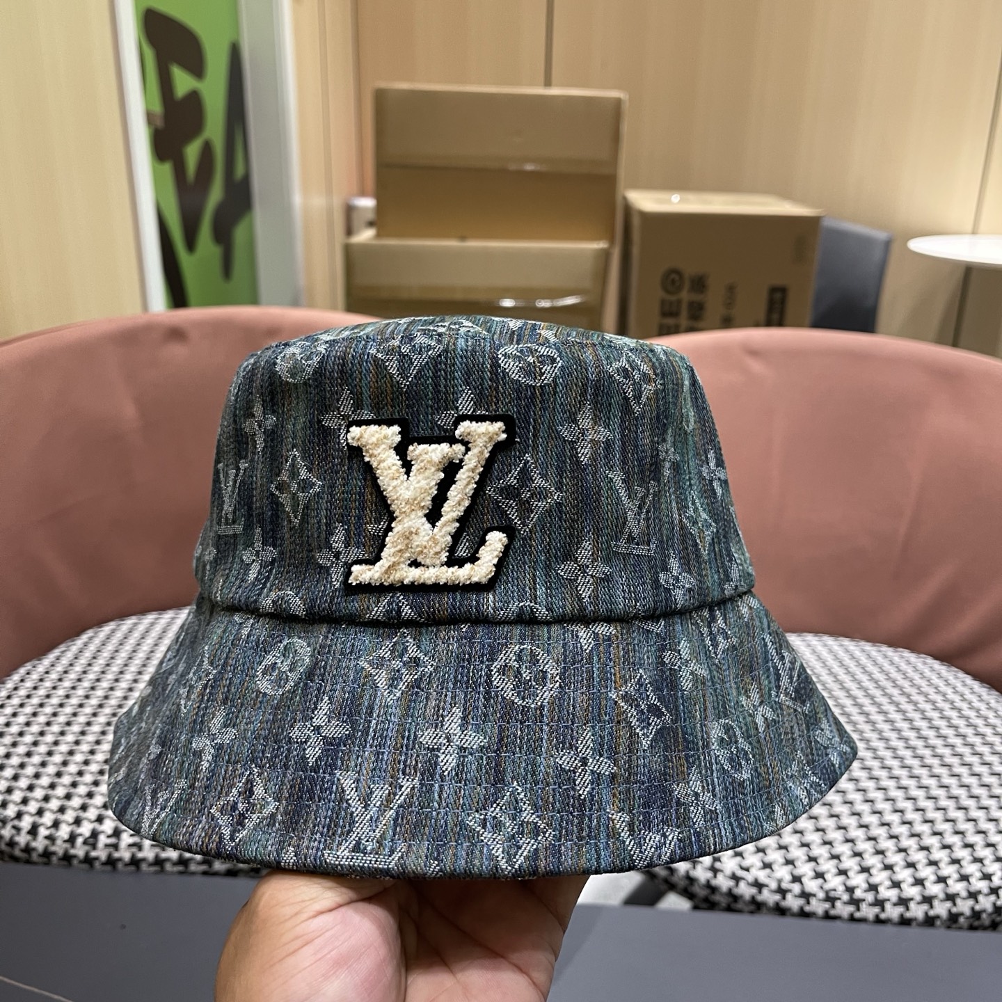 Lv经典款原单渔夫帽，顶级版本，专柜1:1开模订制，原版牛仔提花布料质量超赞，基础头围57，时尚百搭。