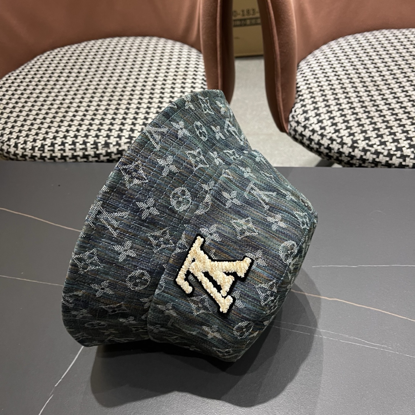 Lv经典款原单渔夫帽，顶级版本，专柜1:1开模订制，原版牛仔提花布料质量超赞，基础头围57，时尚百搭。