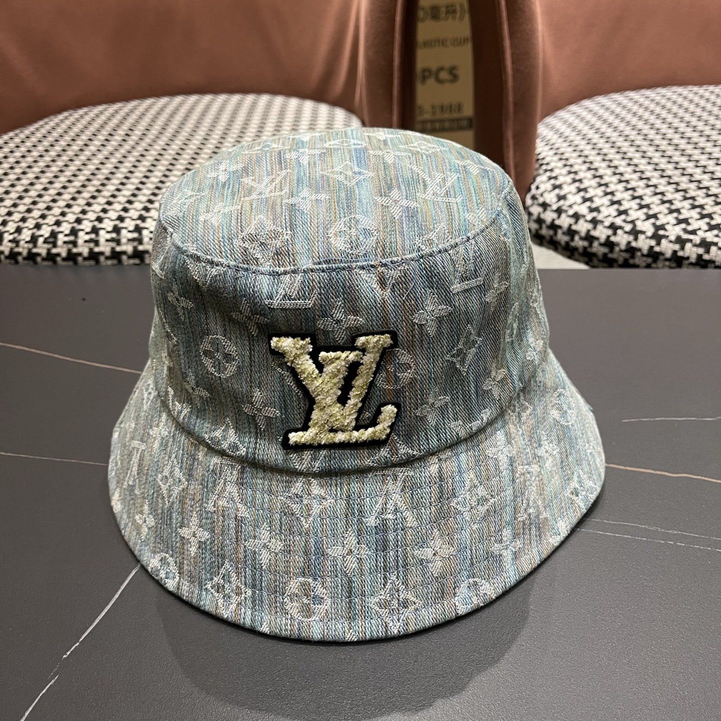 Lv经典款原单渔夫帽，顶级版本，专柜1:1开模订制，原版牛仔提花布料质量超赞，基础头围57，时尚百搭。