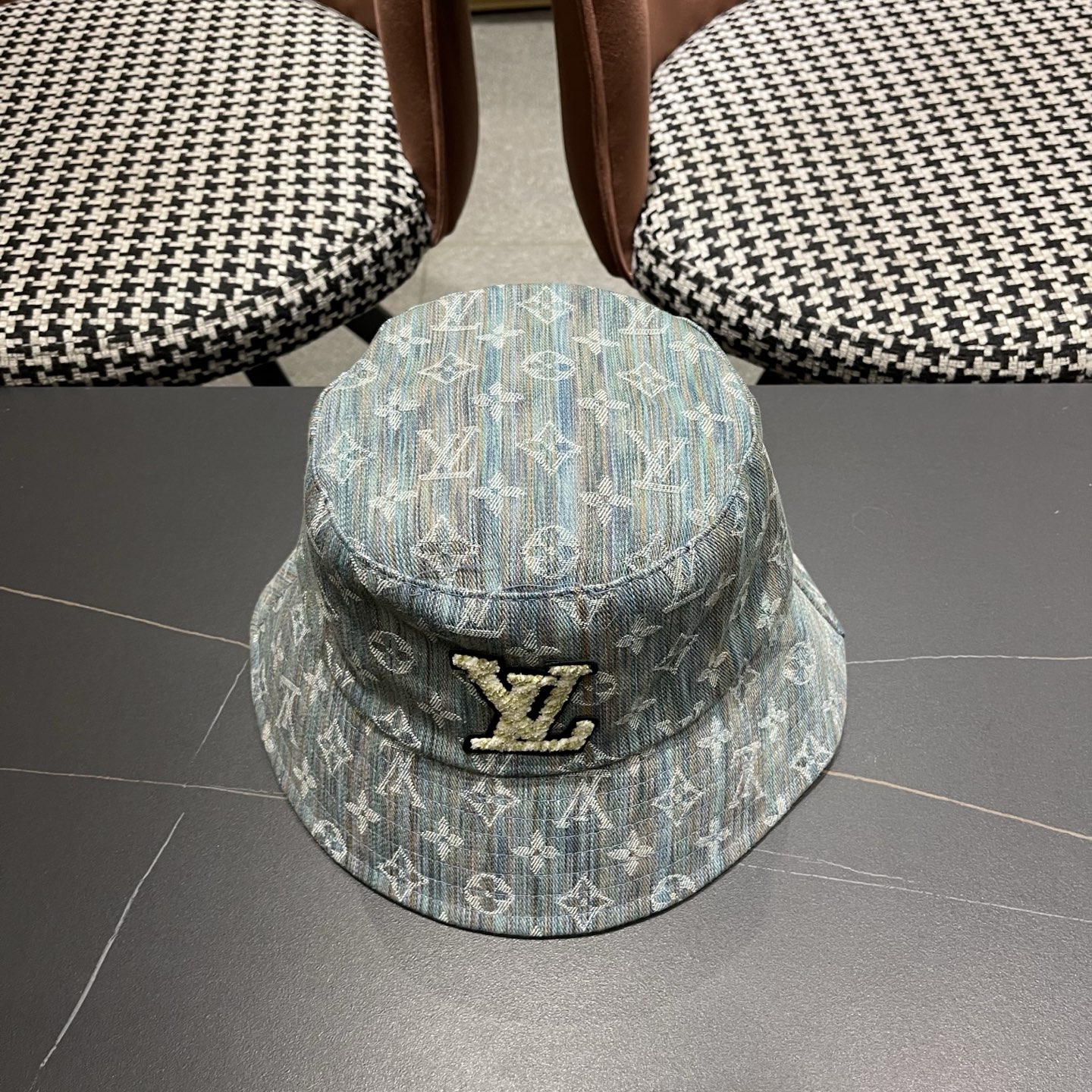 Lv经典款原单渔夫帽，顶级版本，专柜1:1开模订制，原版牛仔提花布料质量超赞，基础头围57，时尚百搭。
