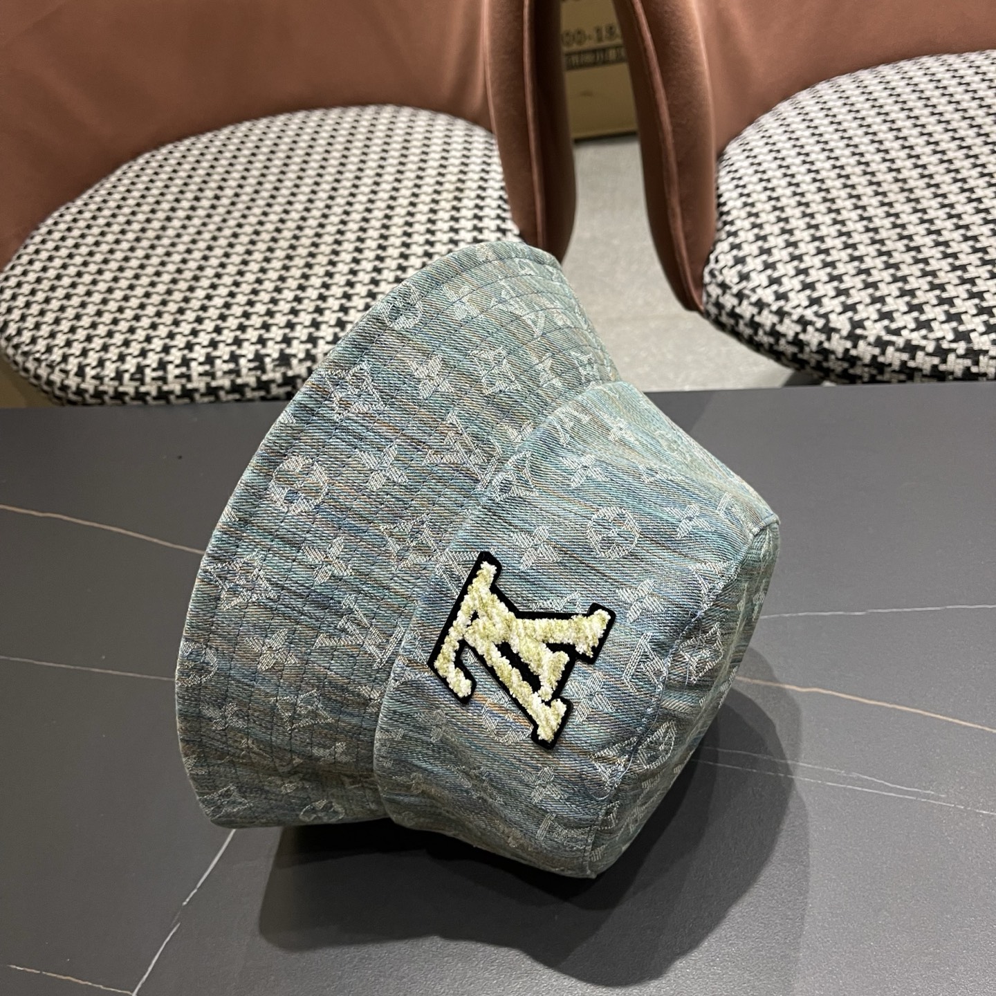 Lv经典款原单渔夫帽，顶级版本，专柜1:1开模订制，原版牛仔提花布料质量超赞，基础头围57，时尚百搭。