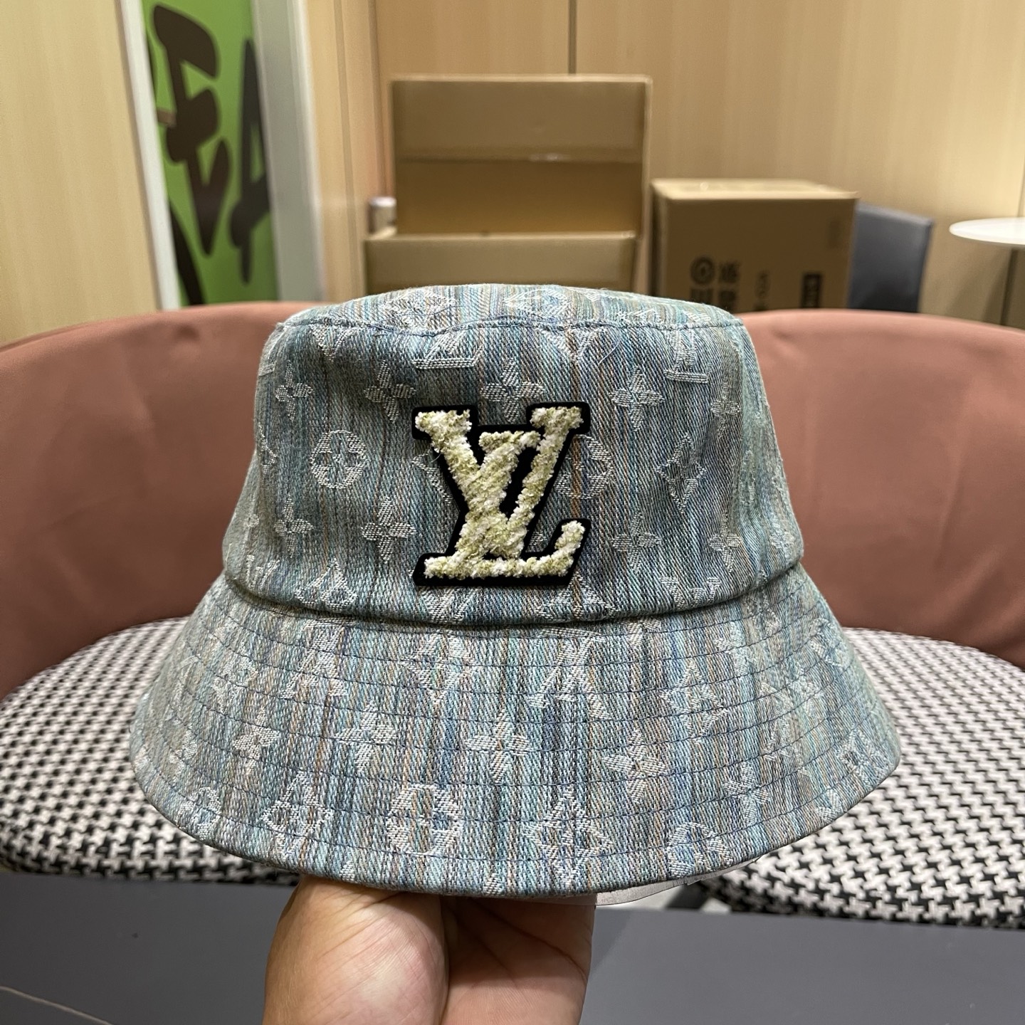 Lv经典款原单渔夫帽，顶级版本，专柜1:1开模订制，原版牛仔提花布料质量超赞，基础头围57，时尚百搭。