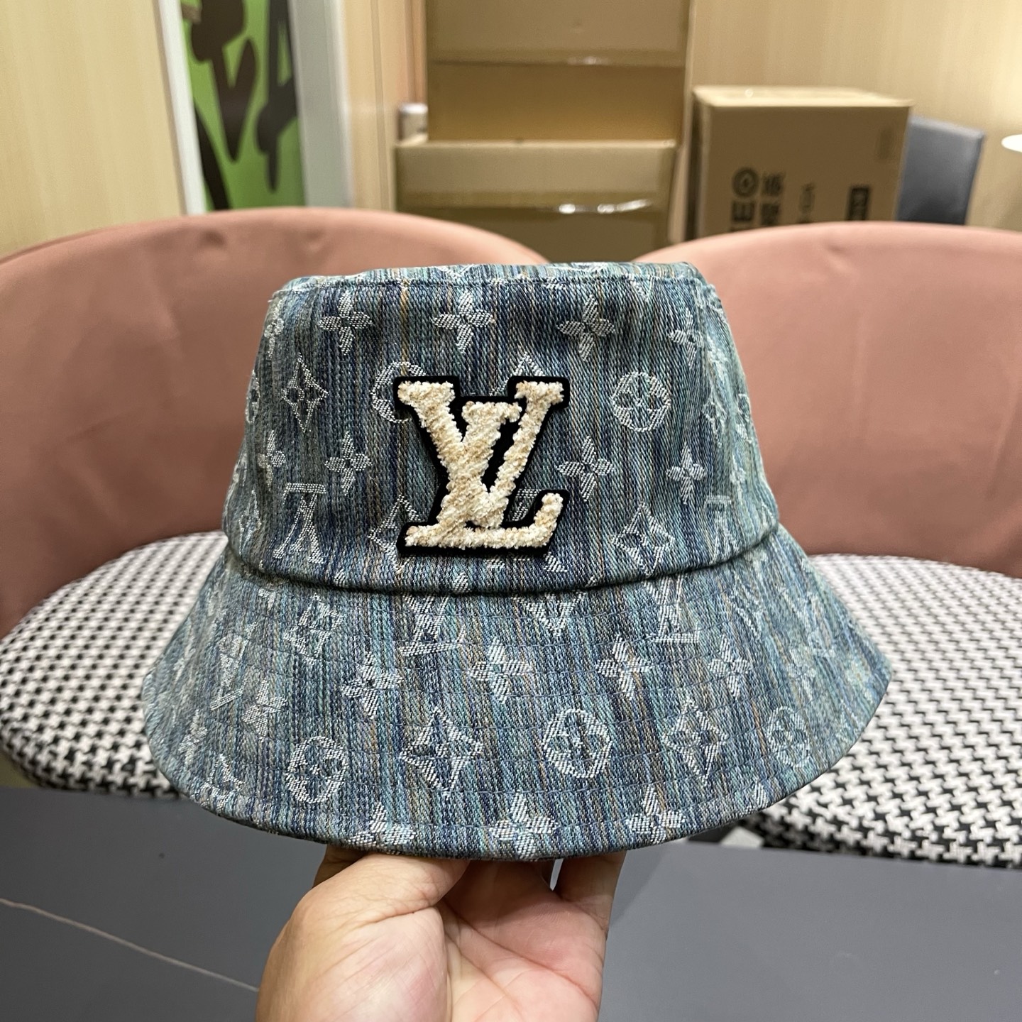 Lv经典款原单渔夫帽，顶级版本，专柜1:1开模订制，原版牛仔提花布料质量超赞，基础头围57，时尚百搭。