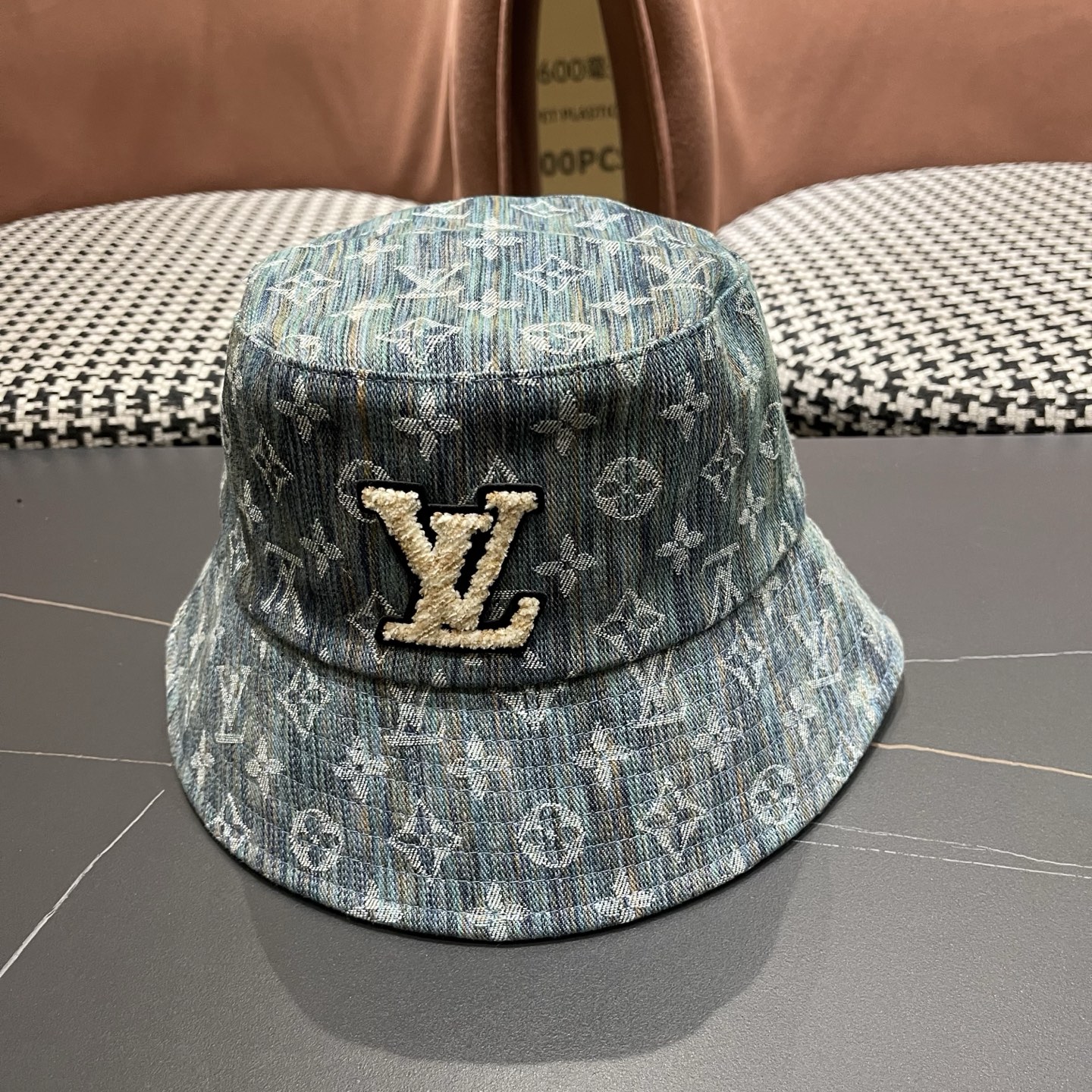 Lv经典款原单渔夫帽，顶级版本，专柜1:1开模订制，原版牛仔提花布料质量超赞，基础头围57，时尚百搭。