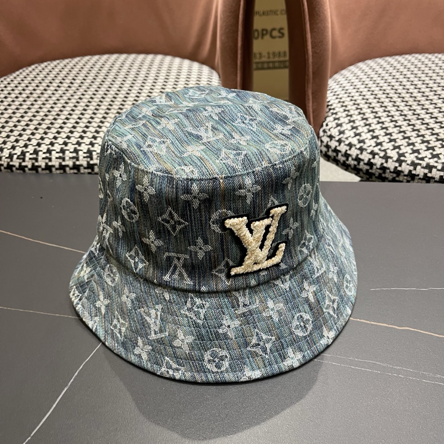 Lv经典款原单渔夫帽，顶级版本，专柜1:1开模订制，原版牛仔提花布料质量超赞，基础头围57，时尚百搭。