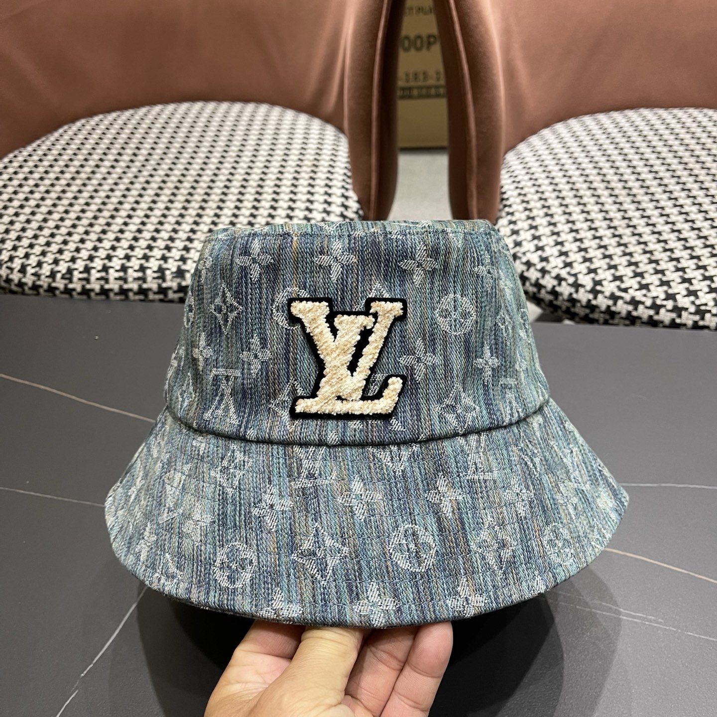 Lv经典款原单渔夫帽，顶级版本，专柜1:1开模订制，原版牛仔提花布料质量超赞，基础头围57，时尚百搭。