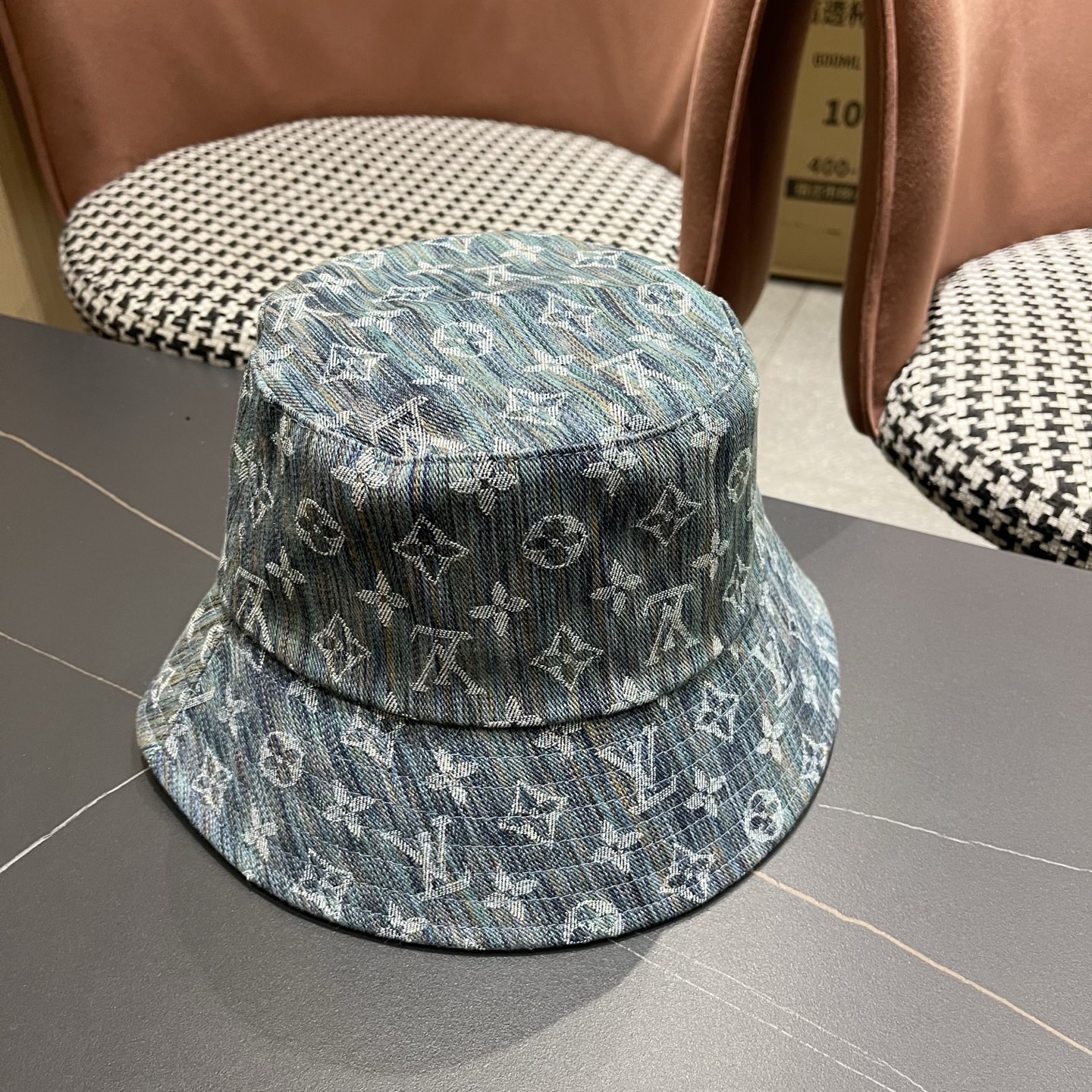 Lv经典款原单渔夫帽，顶级版本，专柜1:1开模订制，原版牛仔提花布料质量超赞，基础头围57，时尚百搭。