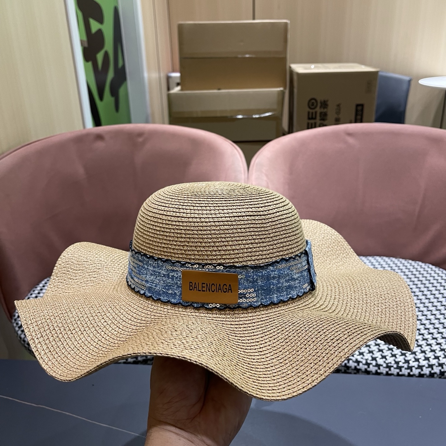 Balenciaga 巴黎世家方圆脸显脸小帽子波浪时尚边编织草帽女夏季大帽檐海边防