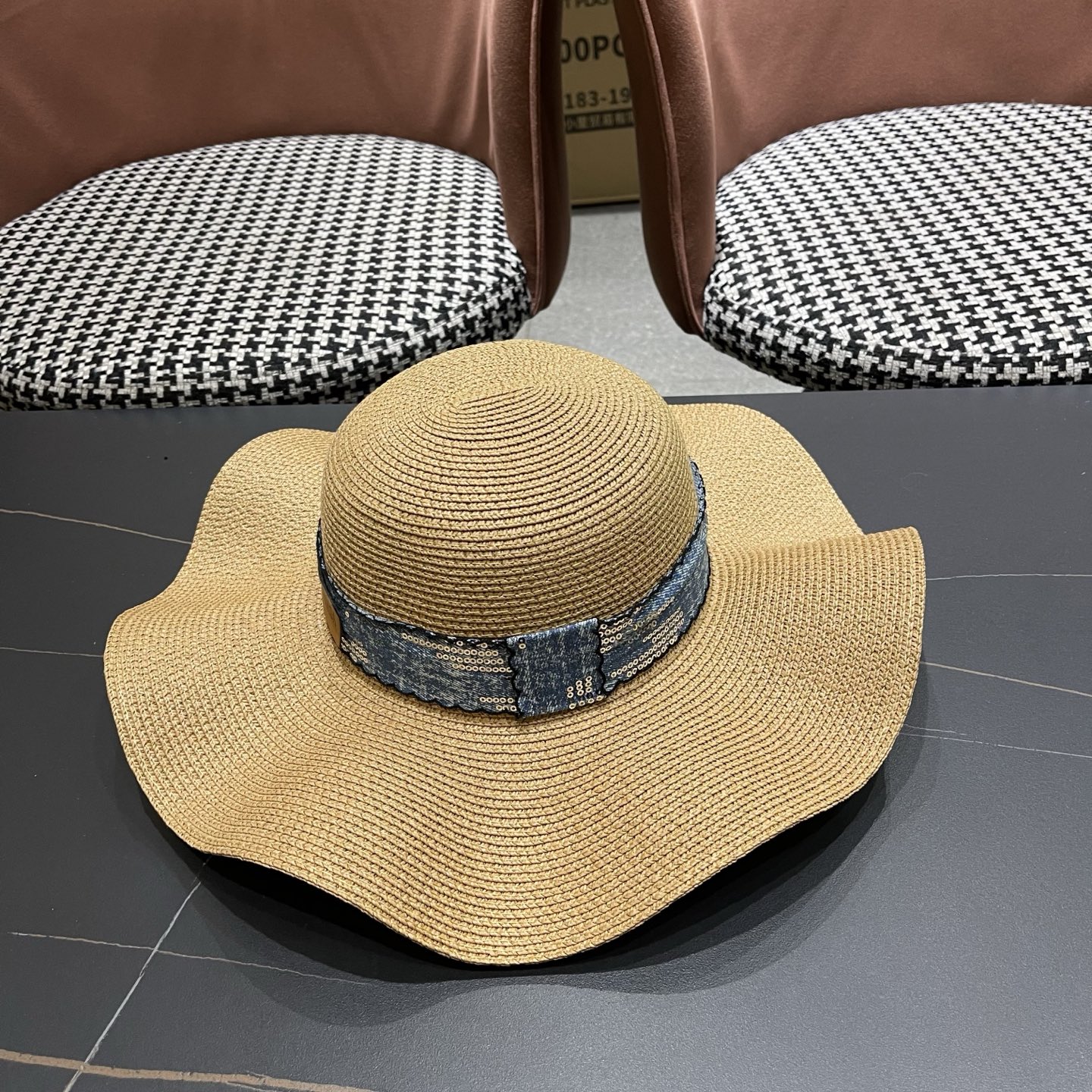 Balenciaga 巴黎世家方圆脸显脸小帽子波浪时尚边编织草帽女夏季大帽檐海边防