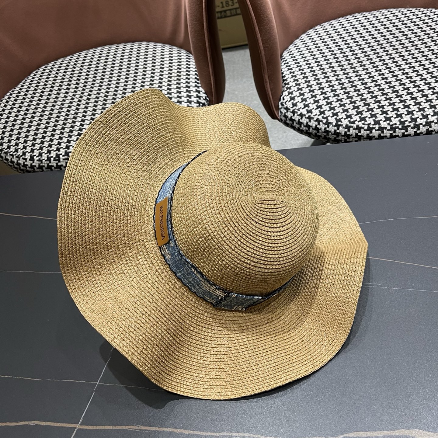 Balenciaga 巴黎世家方圆脸显脸小帽子波浪时尚边编织草帽女夏季大帽檐海边防