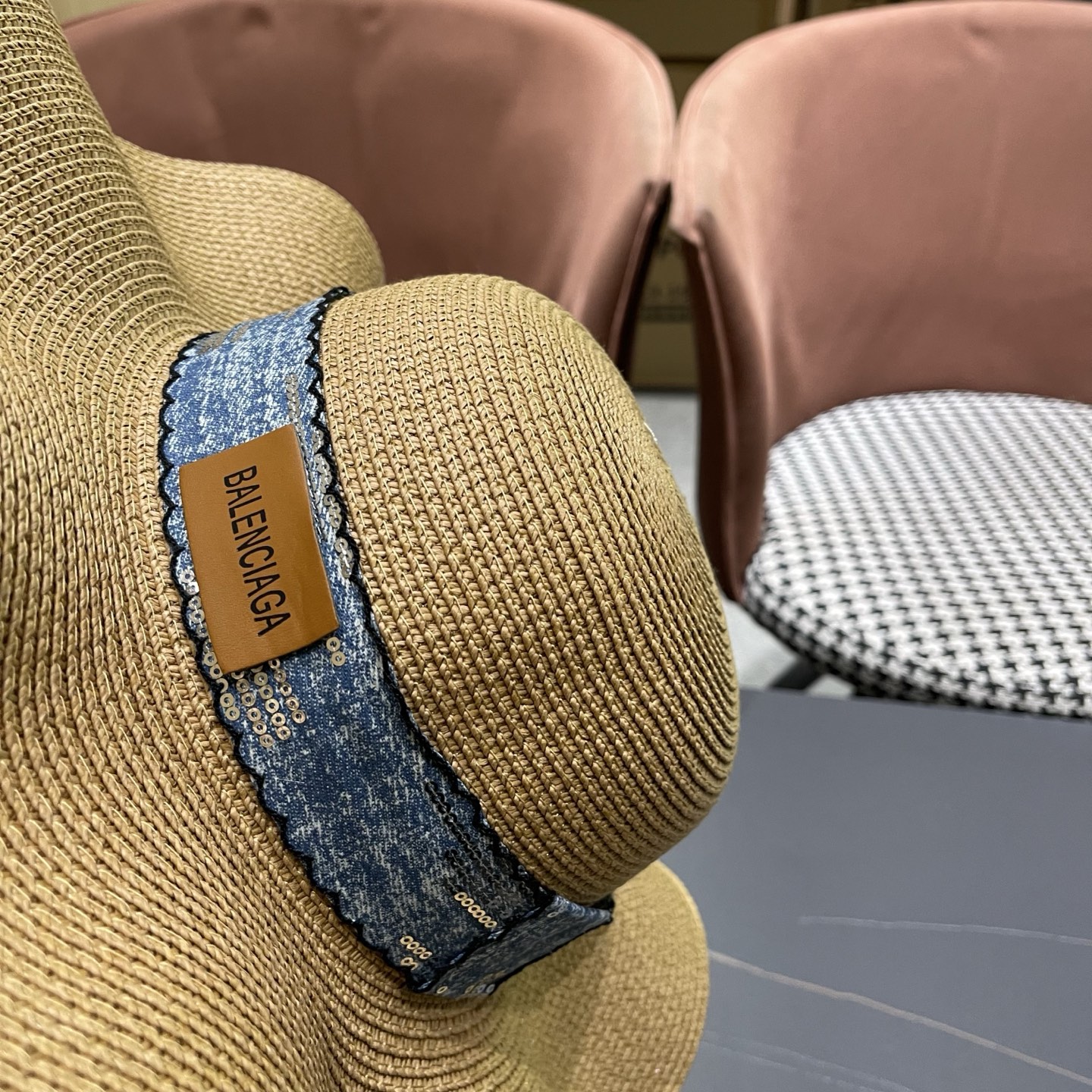 Balenciaga 巴黎世家方圆脸显脸小帽子波浪时尚边编织草帽女夏季大帽檐海边防