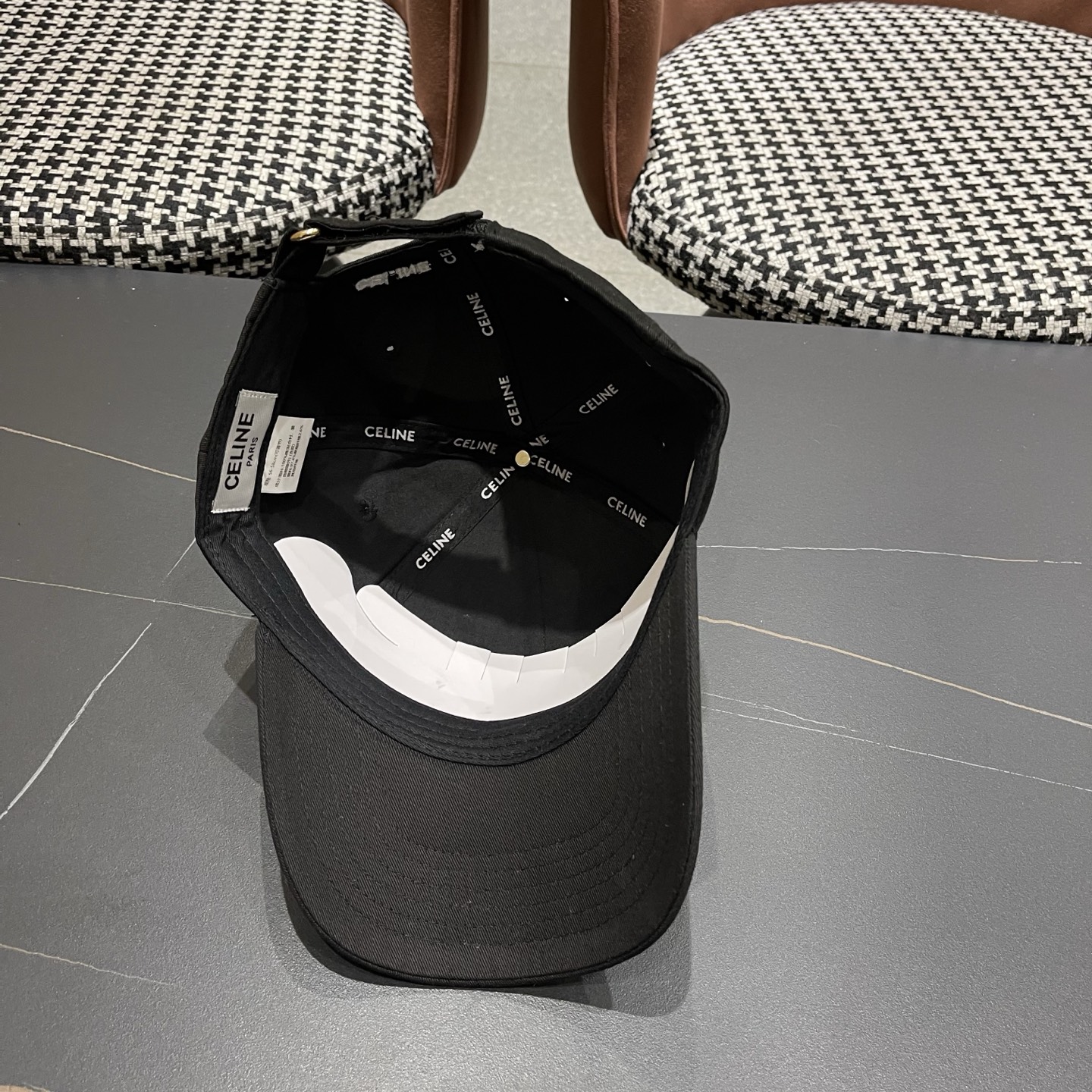 CELINE赛琳 新款凯旋门棒球帽🧢帽型完全按照定做。开模定做有logo标。定做帽子内