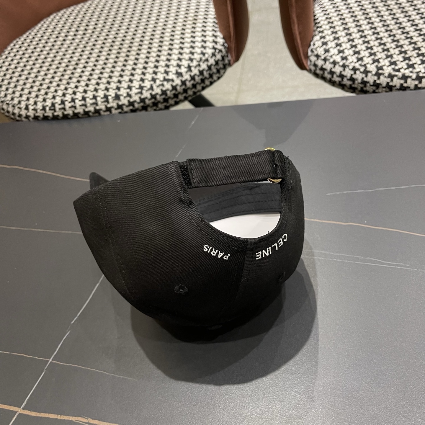 CELINE赛琳 新款凯旋门棒球帽🧢帽型完全按照定做。开模定做有logo标。定做帽子内