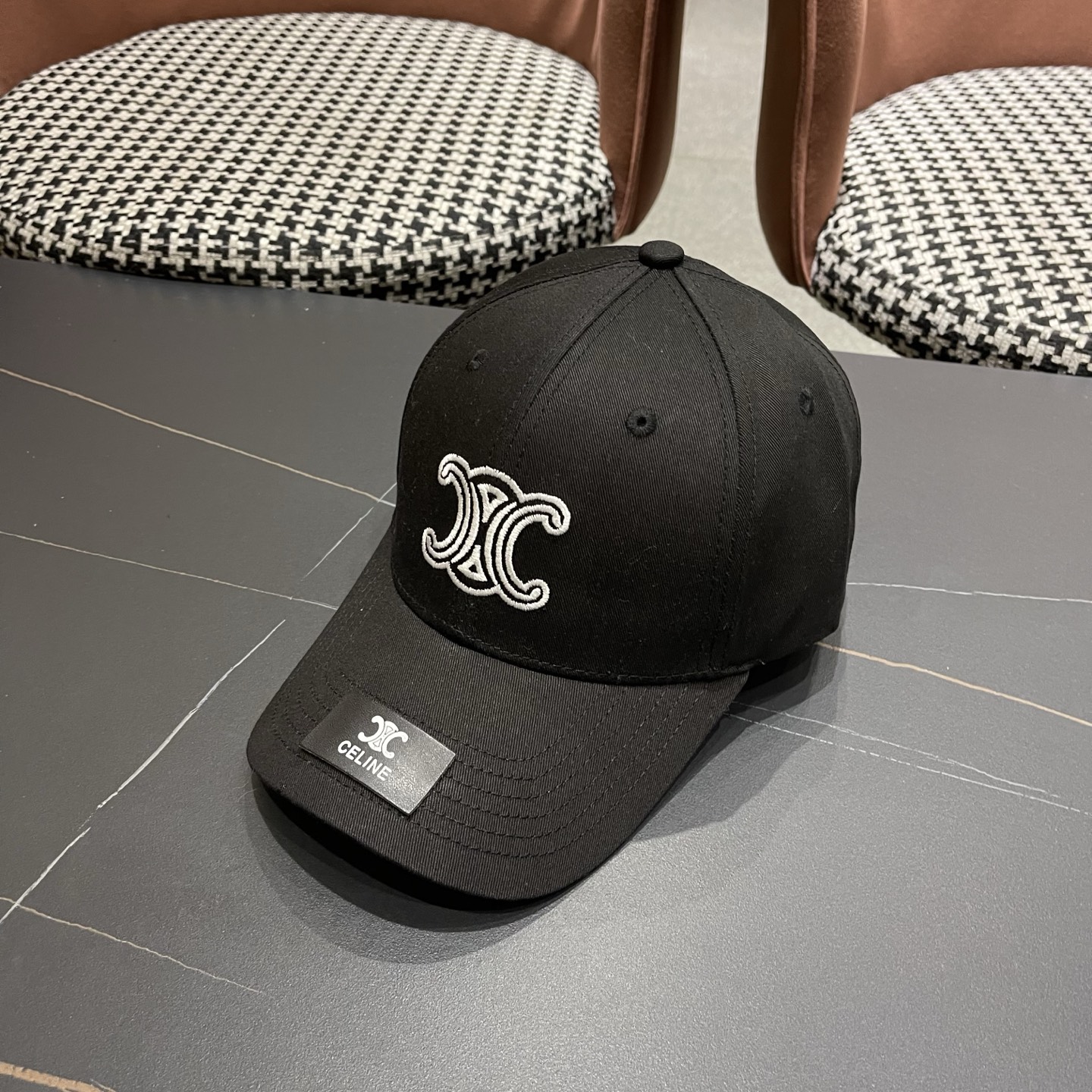 CELINE赛琳 新款凯旋门棒球帽🧢帽型完全按照定做。开模定做有logo标。定做帽子内