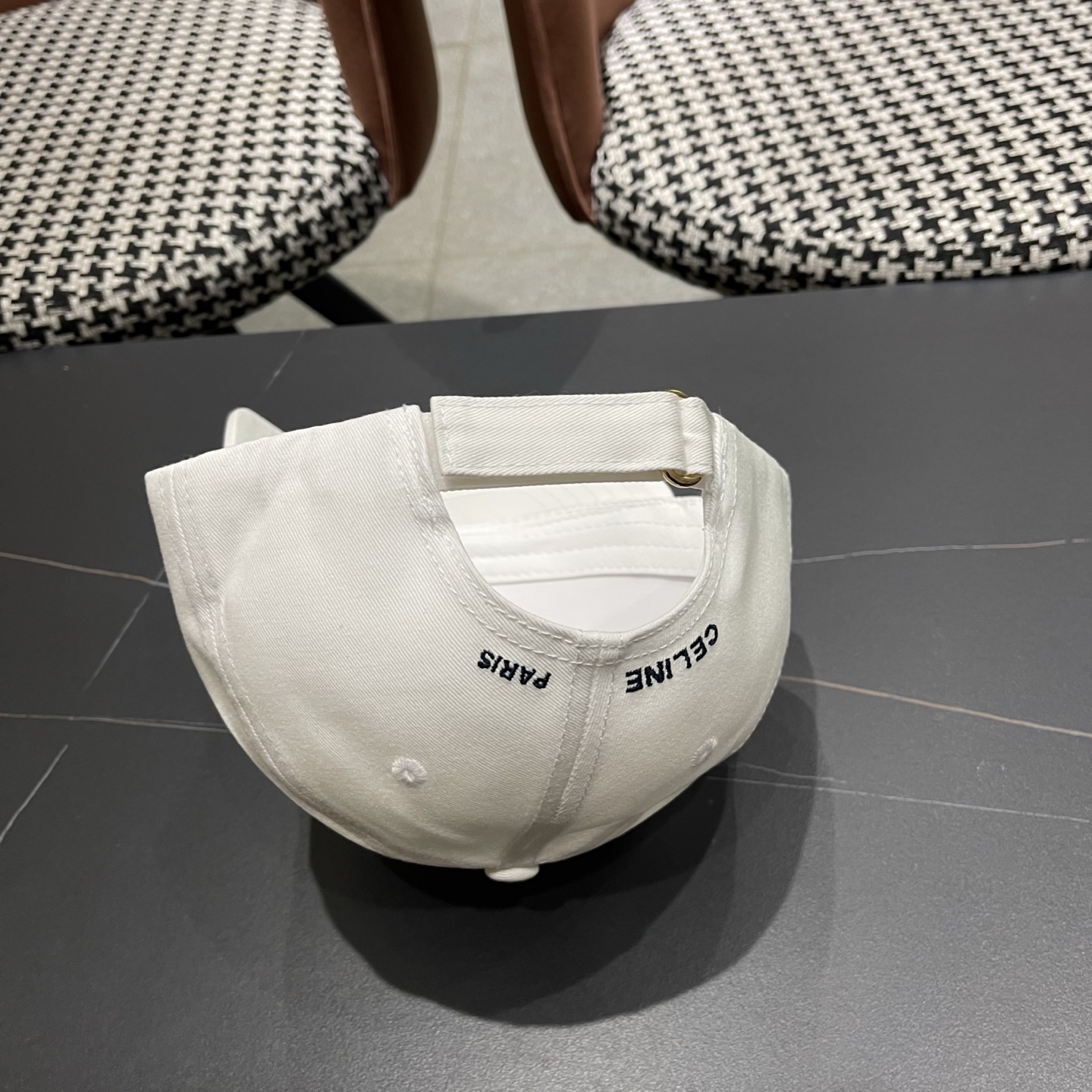 CELINE赛琳 新款凯旋门棒球帽🧢帽型完全按照定做。开模定做有logo标。定做帽子内