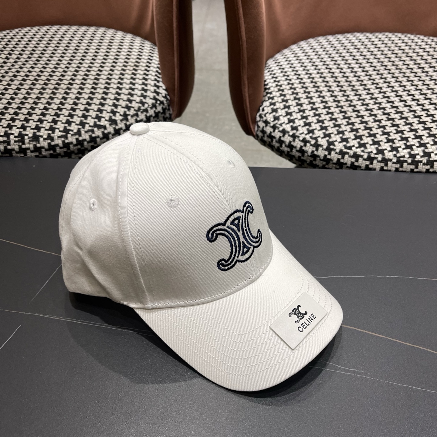 CELINE赛琳 新款凯旋门棒球帽🧢帽型完全按照定做。开模定做有logo标。定做帽子内