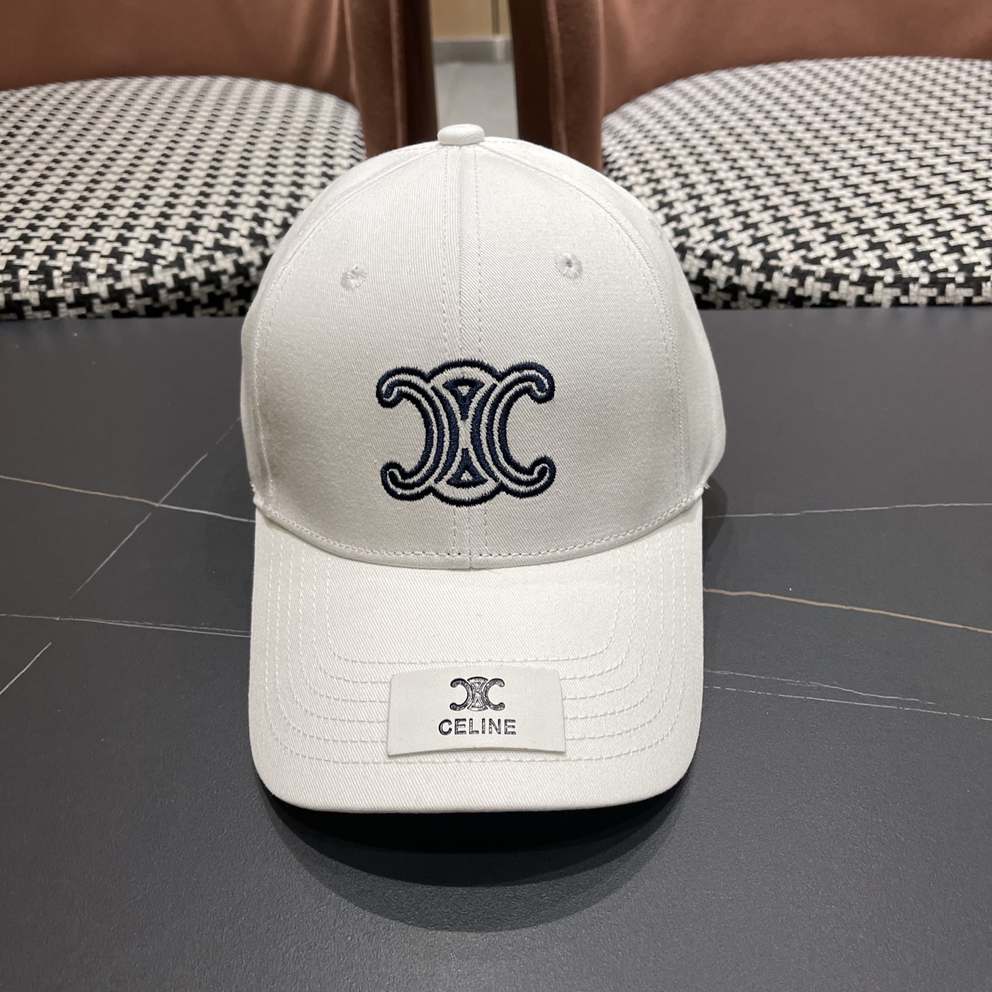 CELINE赛琳 新款凯旋门棒球帽🧢帽型完全按照定做。开模定做有logo标。定做帽子内