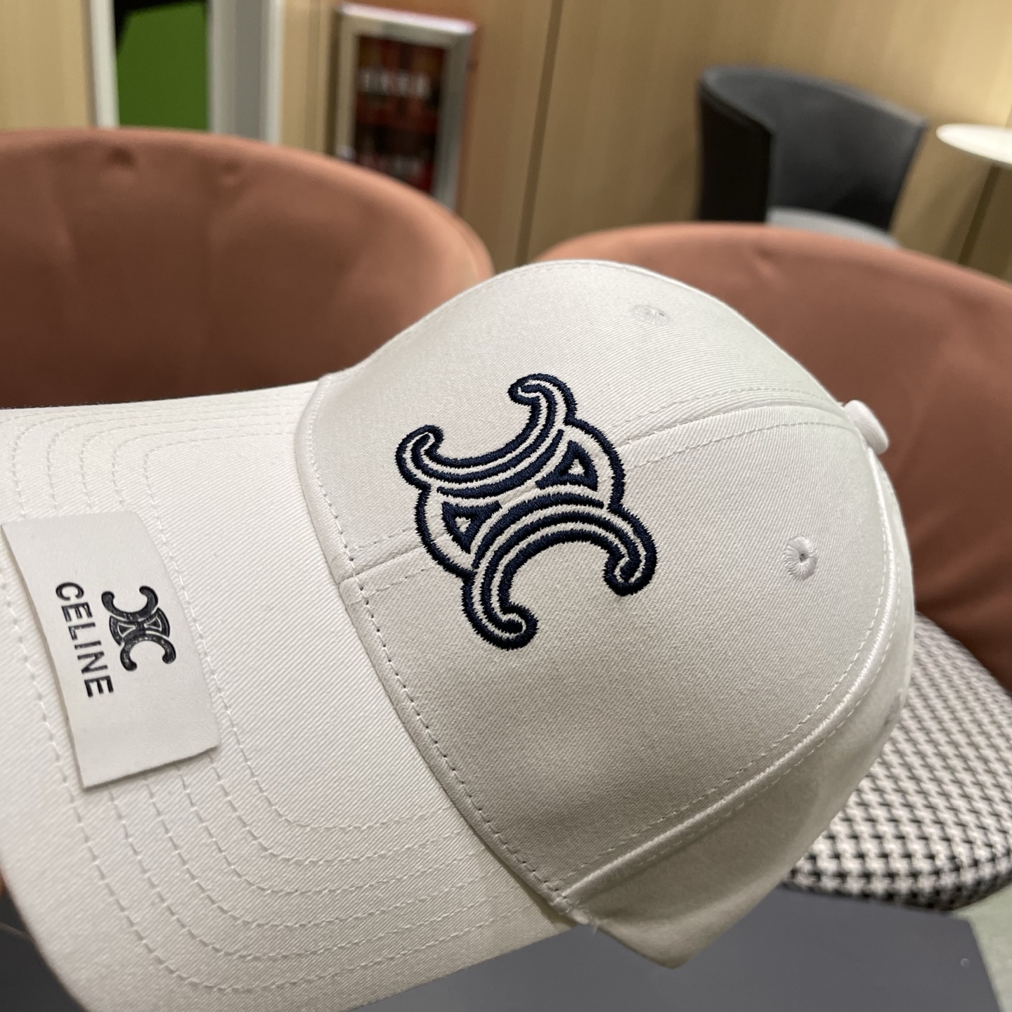 CELINE赛琳 新款凯旋门棒球帽🧢帽型完全按照定做。开模定做有logo标。定做帽子内