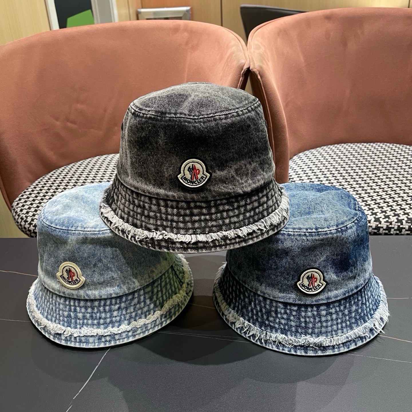 MONCLER（蒙口）帽子女款新款毛边牛仔渐变渔夫帽女大头围显脸小盆帽潮