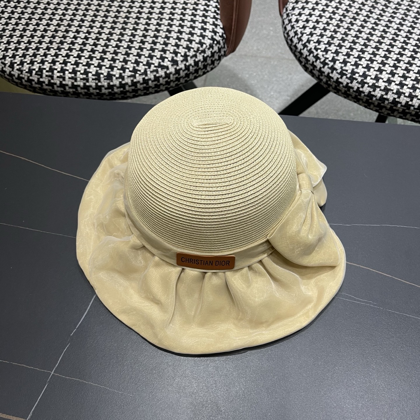 迪奥Dior 新款渔夫帽女春夏季防晒遮阳帽大沿帽蝴蝶结百搭
