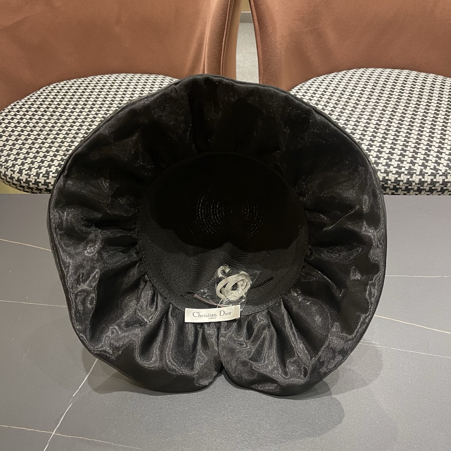 迪奥Dior 新款渔夫帽女春夏季防晒遮阳帽大沿帽蝴蝶结百搭