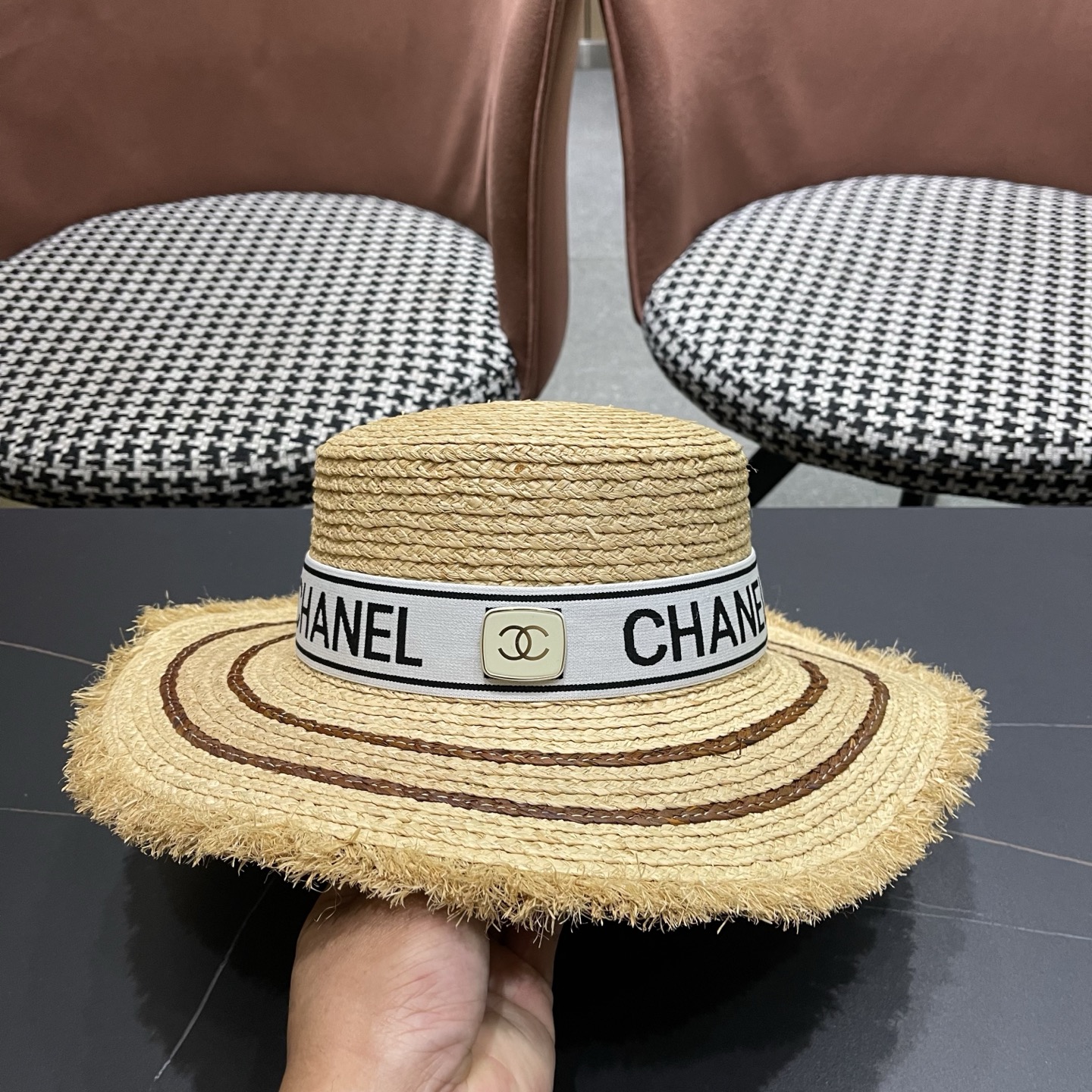 香奈儿CHANEL 平顶拉菲草帽女夏季海边沙滩度假风复古编织礼帽防晒遮阳帽子