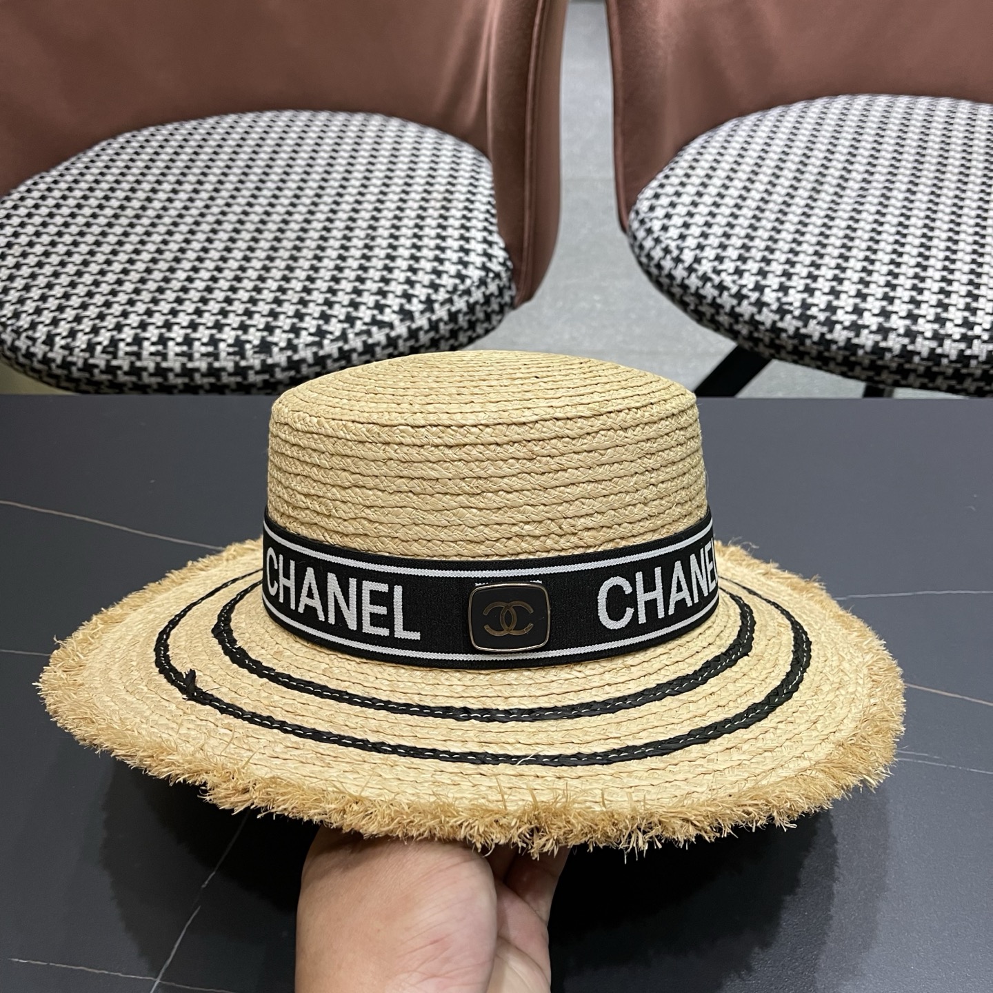 香奈儿CHANEL 平顶拉菲草帽女夏季海边沙滩度假风复古编织礼帽防晒遮阳帽子