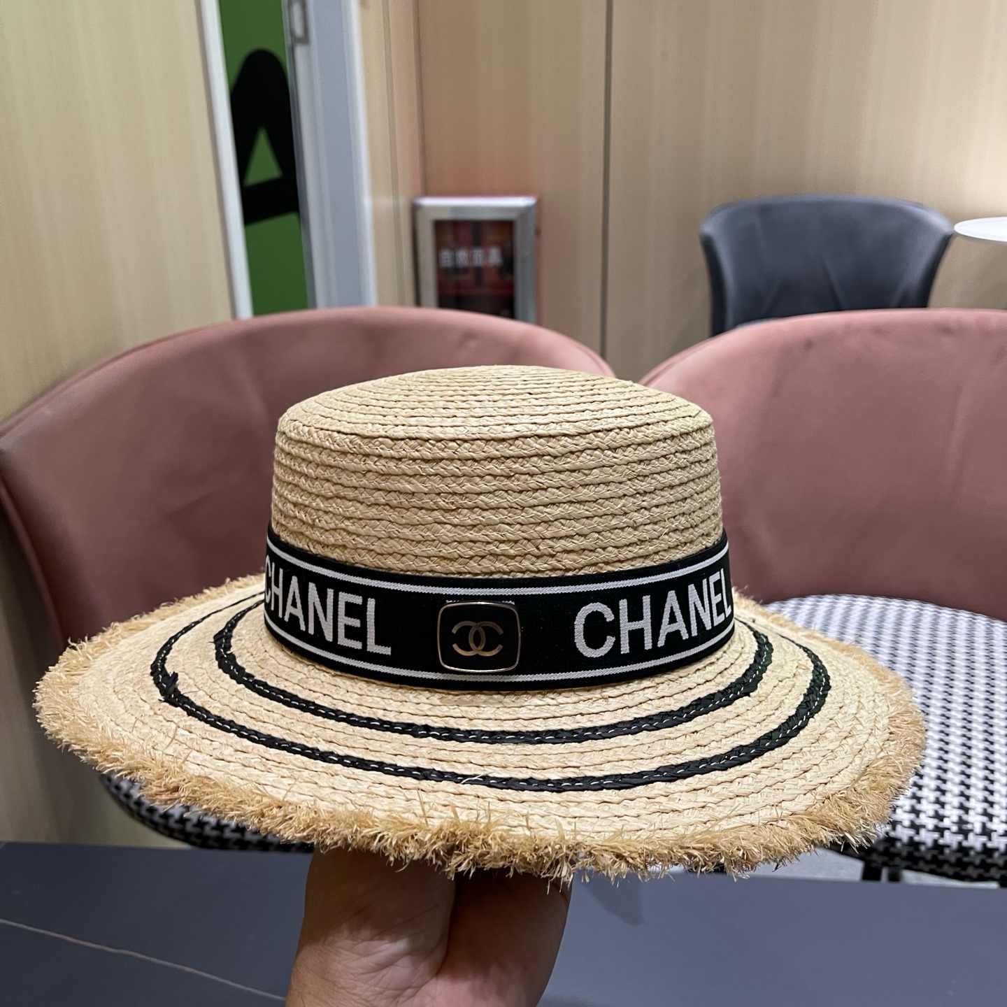 香奈儿CHANEL 平顶拉菲草帽女夏季海边沙滩度假风复古编织礼帽防晒遮阳帽子