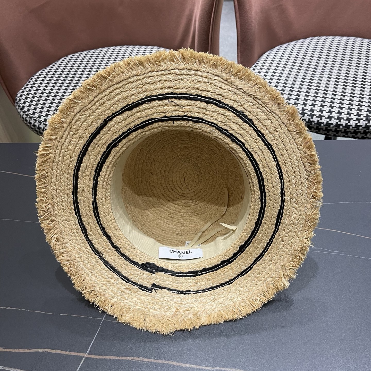 香奈儿CHANEL 平顶拉菲草帽女夏季海边沙滩度假风复古编织礼帽防晒遮阳帽子