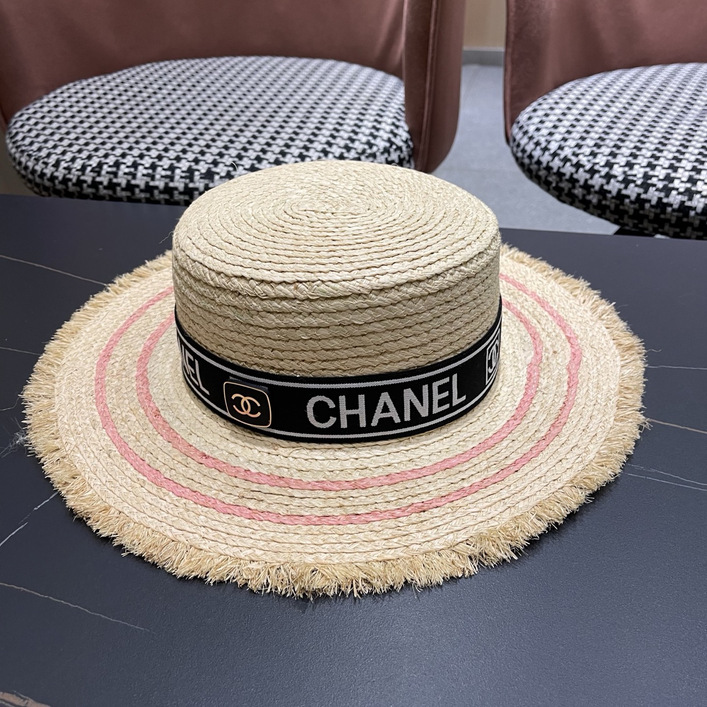 香奈儿CHANEL 平顶拉菲草帽女夏季海边沙滩度假风复古编织礼帽防晒遮阳帽子