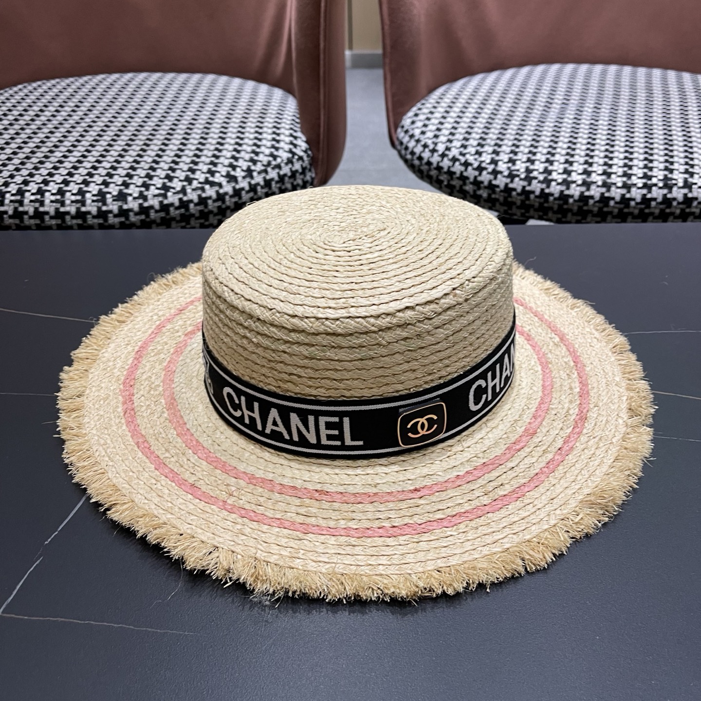 香奈儿CHANEL 平顶拉菲草帽女夏季海边沙滩度假风复古编织礼帽防晒遮阳帽子