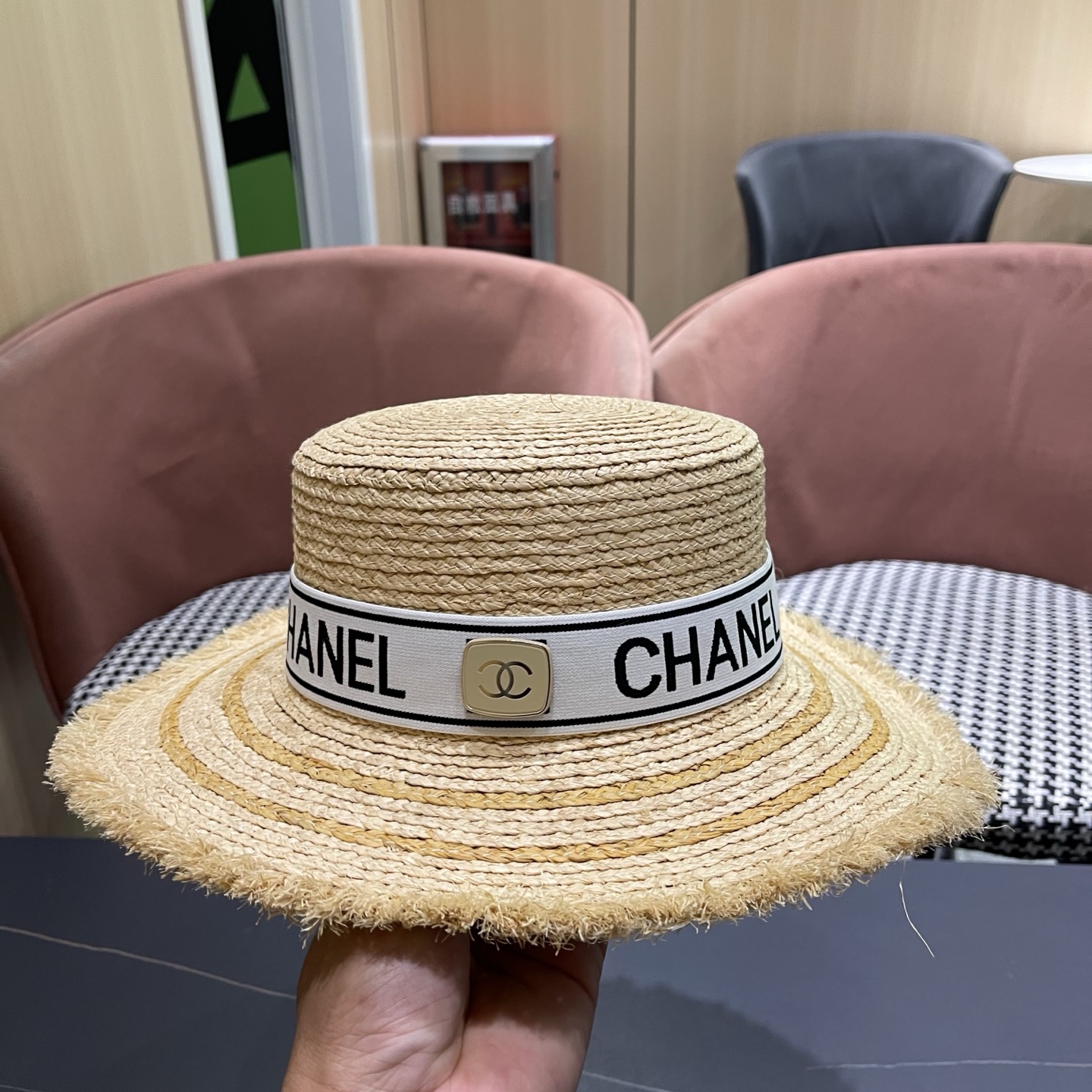 香奈儿CHANEL 平顶拉菲草帽女夏季海边沙滩度假风复古编织礼帽防晒遮阳帽子